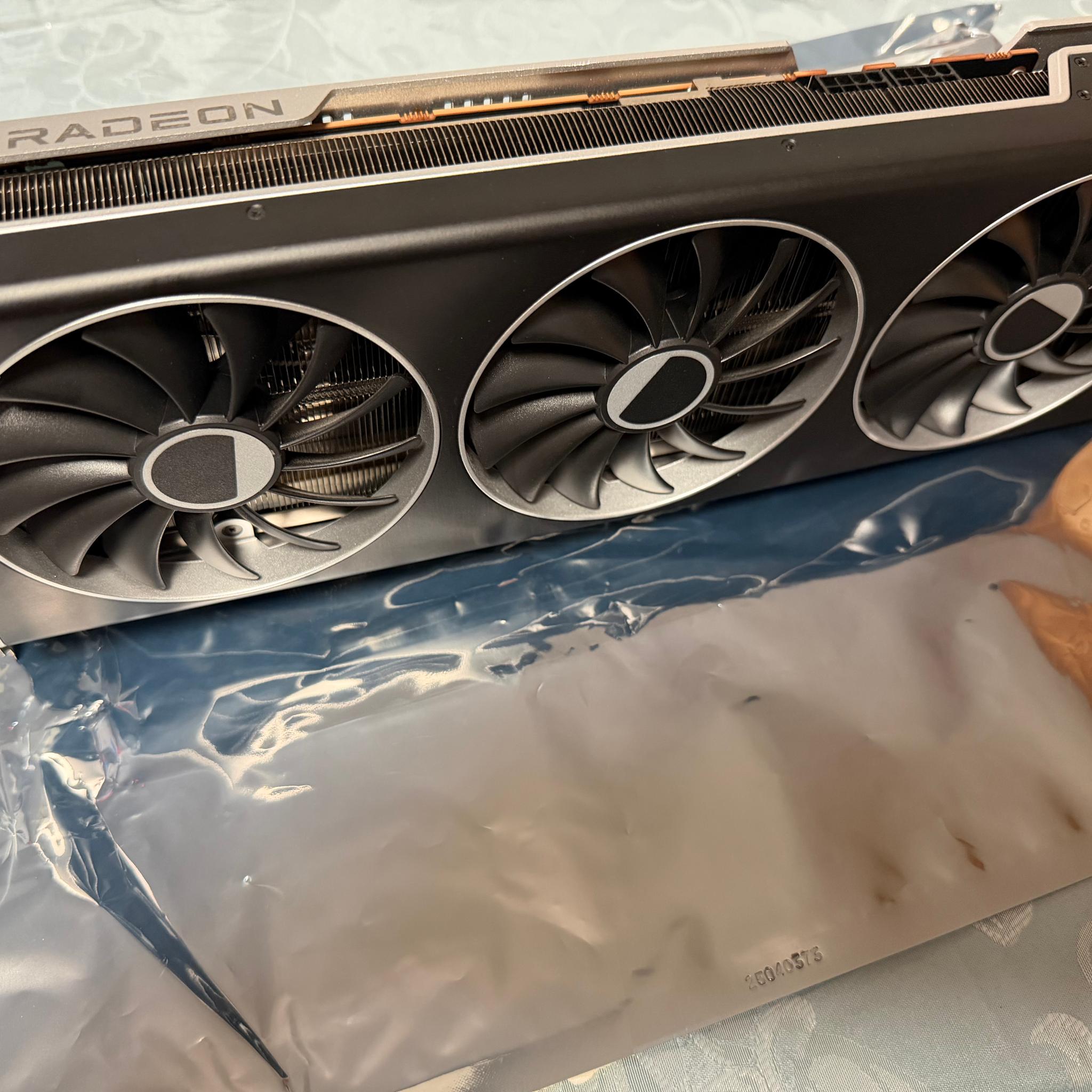 XFX AMD Radeon RX 7900 XT Speedster MERC 310 Black Edition Triple Fan 20GB GDDR6 PCIe 4.0 GPU
