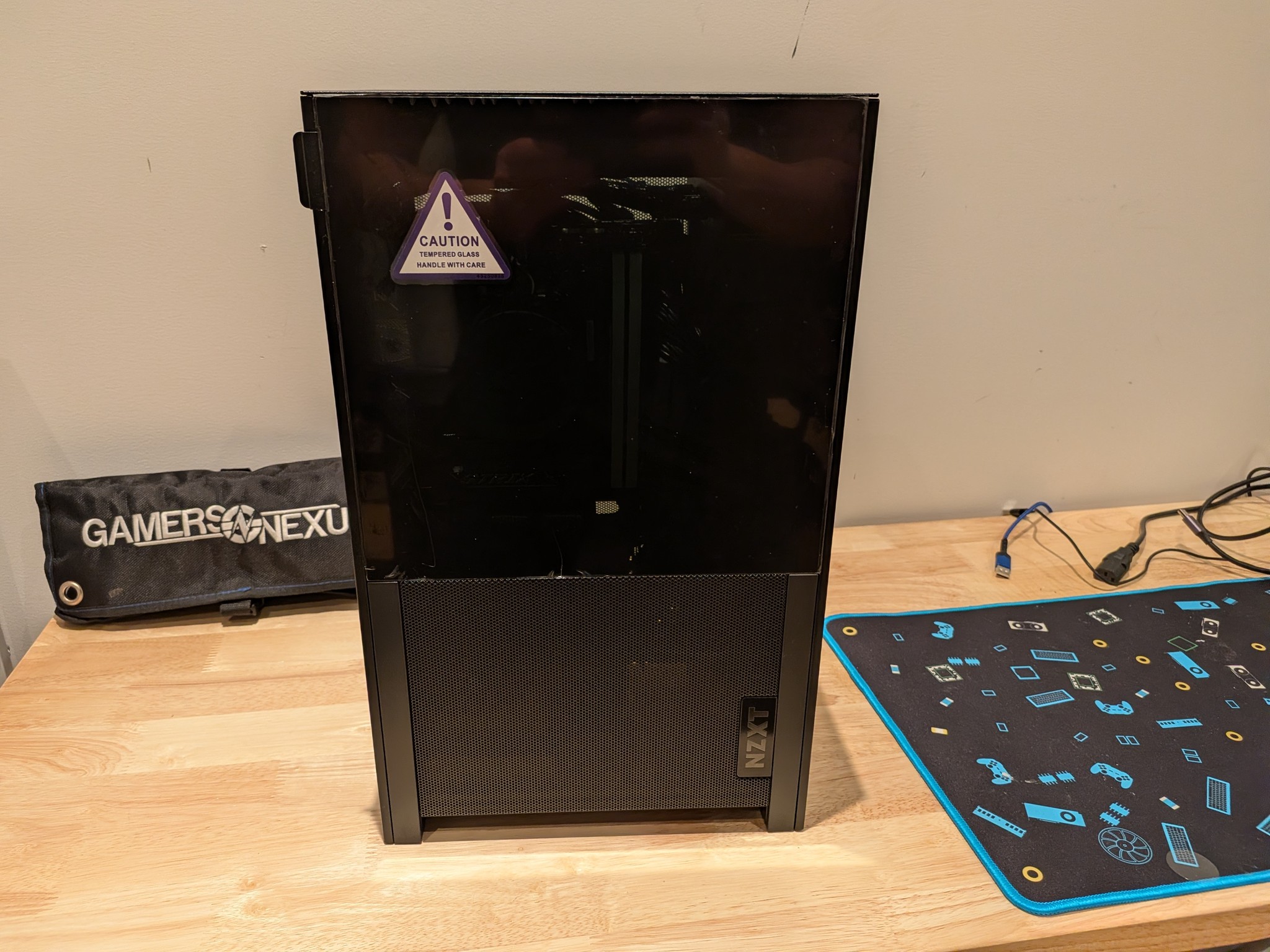 4K Flow - RX 9070 XT, Ryzen 7 9800X3D, 32 GB DDR5 RAM, 2 TB Gen 4 NVME, Liquid Cooled, RGB
