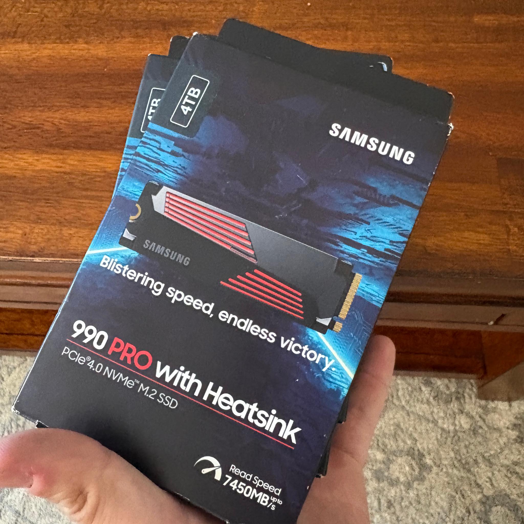 Samsung 990 Pro 4TB SSD w/ Heatsink