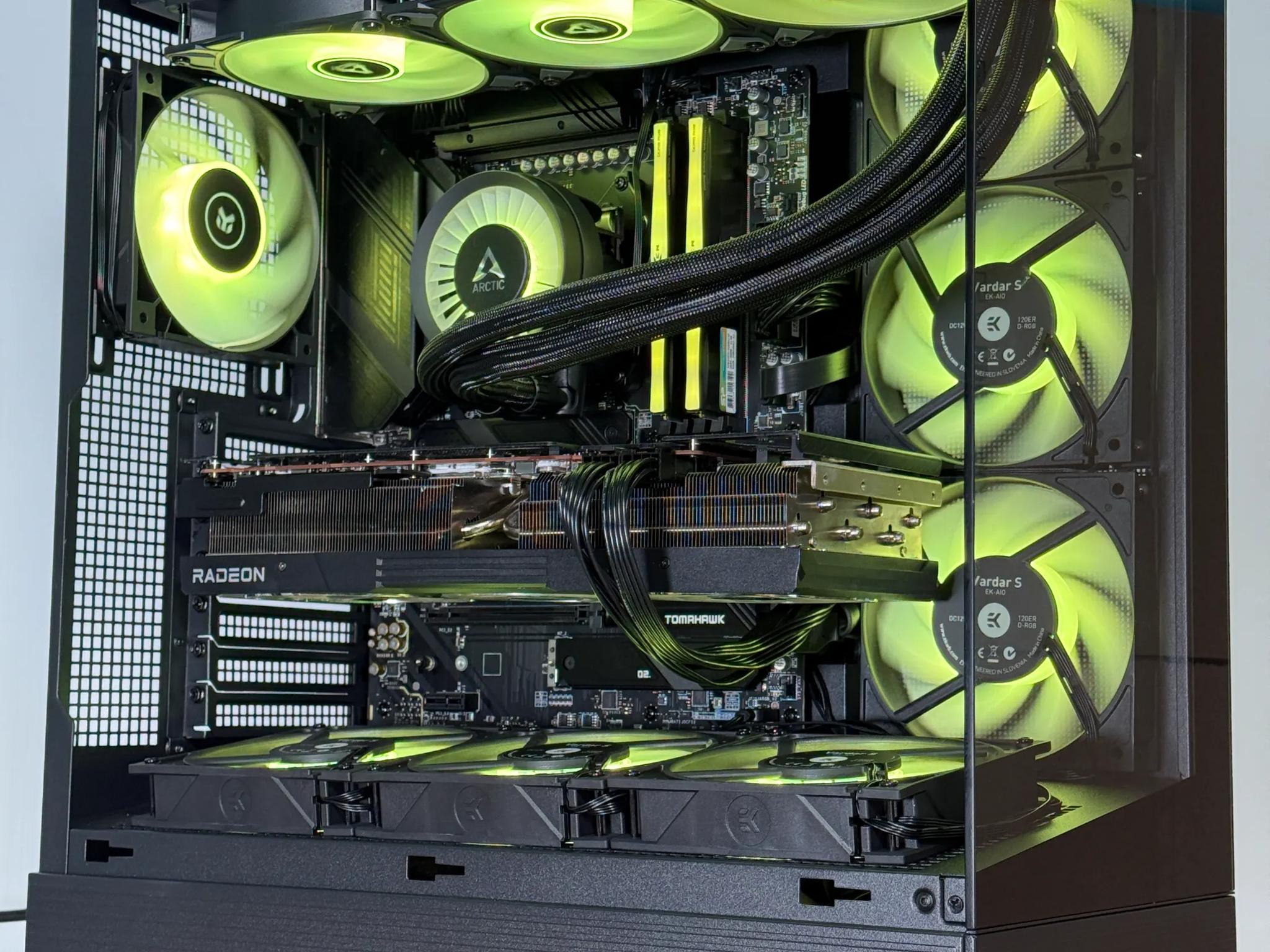 RX 7900XTX Ryzen 9 9900x High End Gaming PC