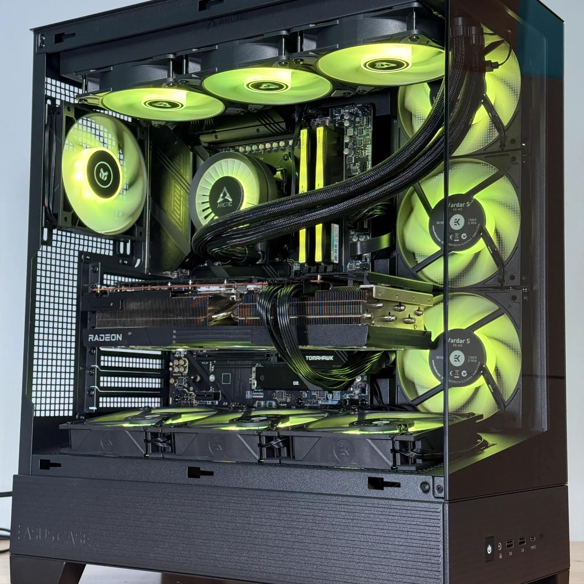 RX 7900XTX Ryzen 9 9900x High End Gaming PC