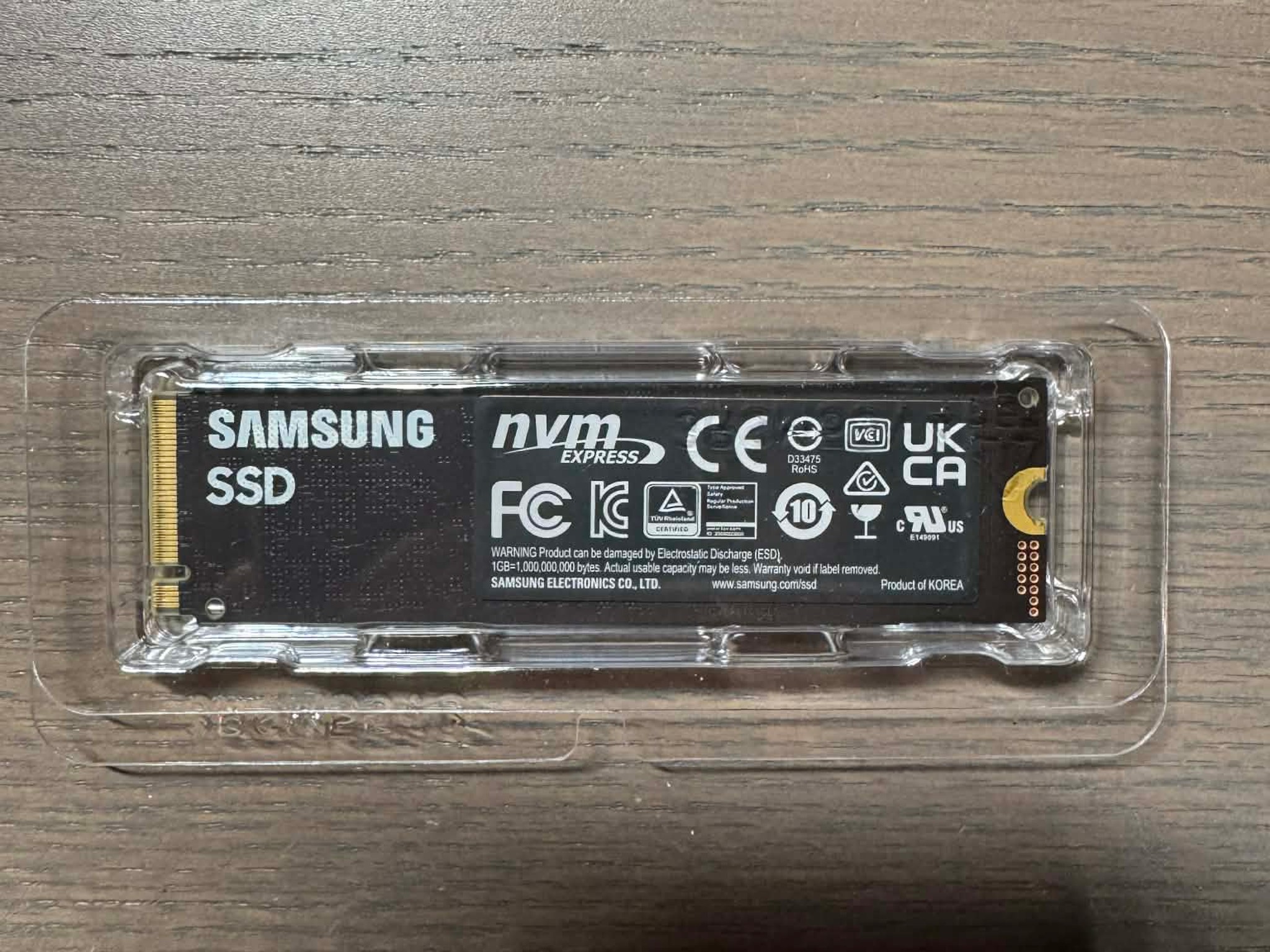 Samsung 980 PRO 1TB M.2 2280 PCIe 4.0 NVMe Internal SSD Black