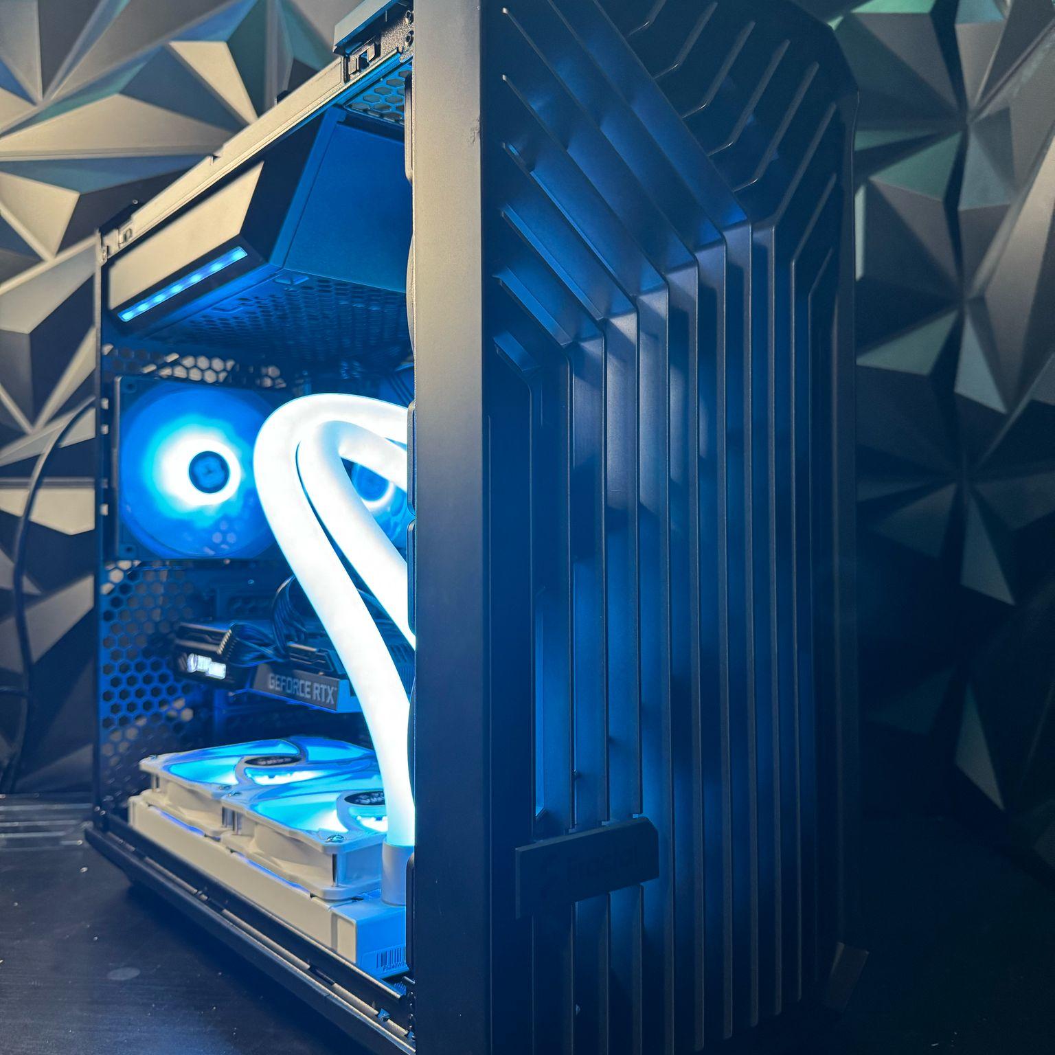 🏴‍☠️❄️Black Ice  🏴‍☠️❄️ i7 12700K | RTX 3070|| 1.75 TB NVME| 32 GB DDR4 3600 MHz