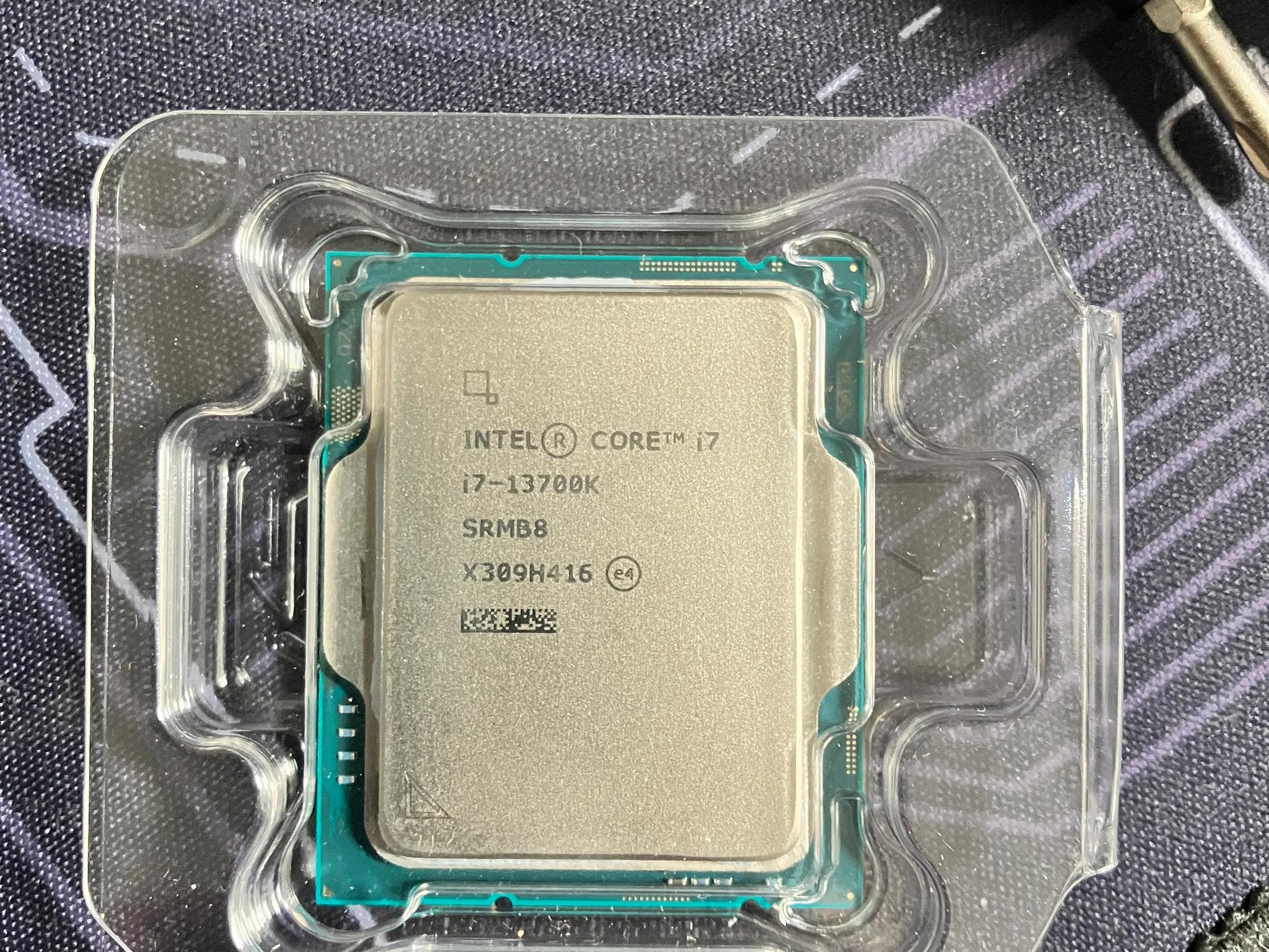 Intel Core i7-13700k