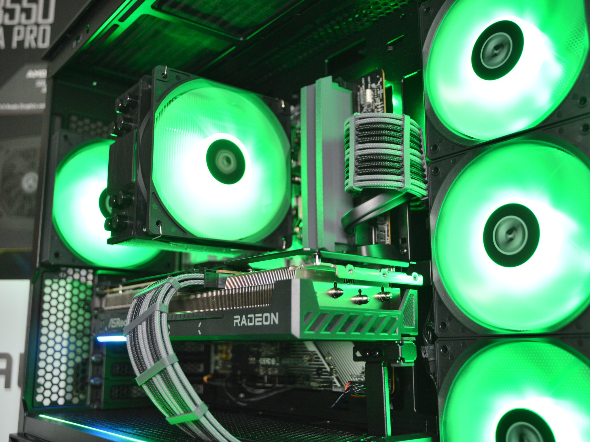 ⚫⚫ | RX 9070 16GB | RYZEN 7 7700X | 16 GB DDR5 RAM | 1TB NVME SSD | Royal Knight |