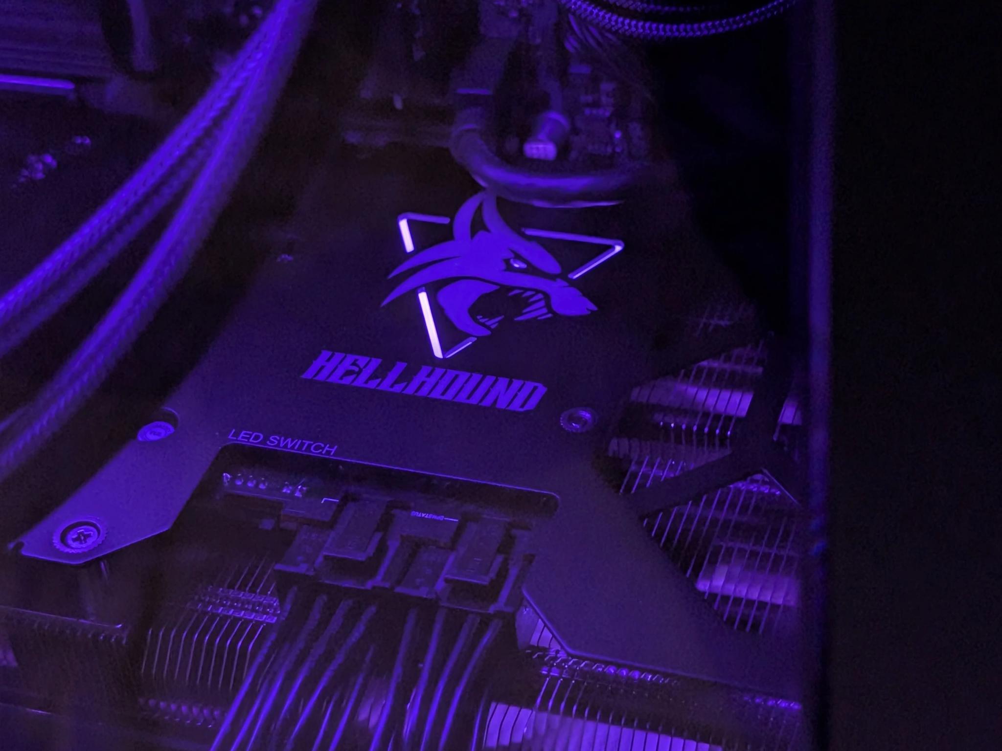 Fractal North Wood Gaming RGB PC - Ryzen 5 7600X / Radeon RX 7700XT 12GB / 32GB DDR5 / 2TB SSD / AIO