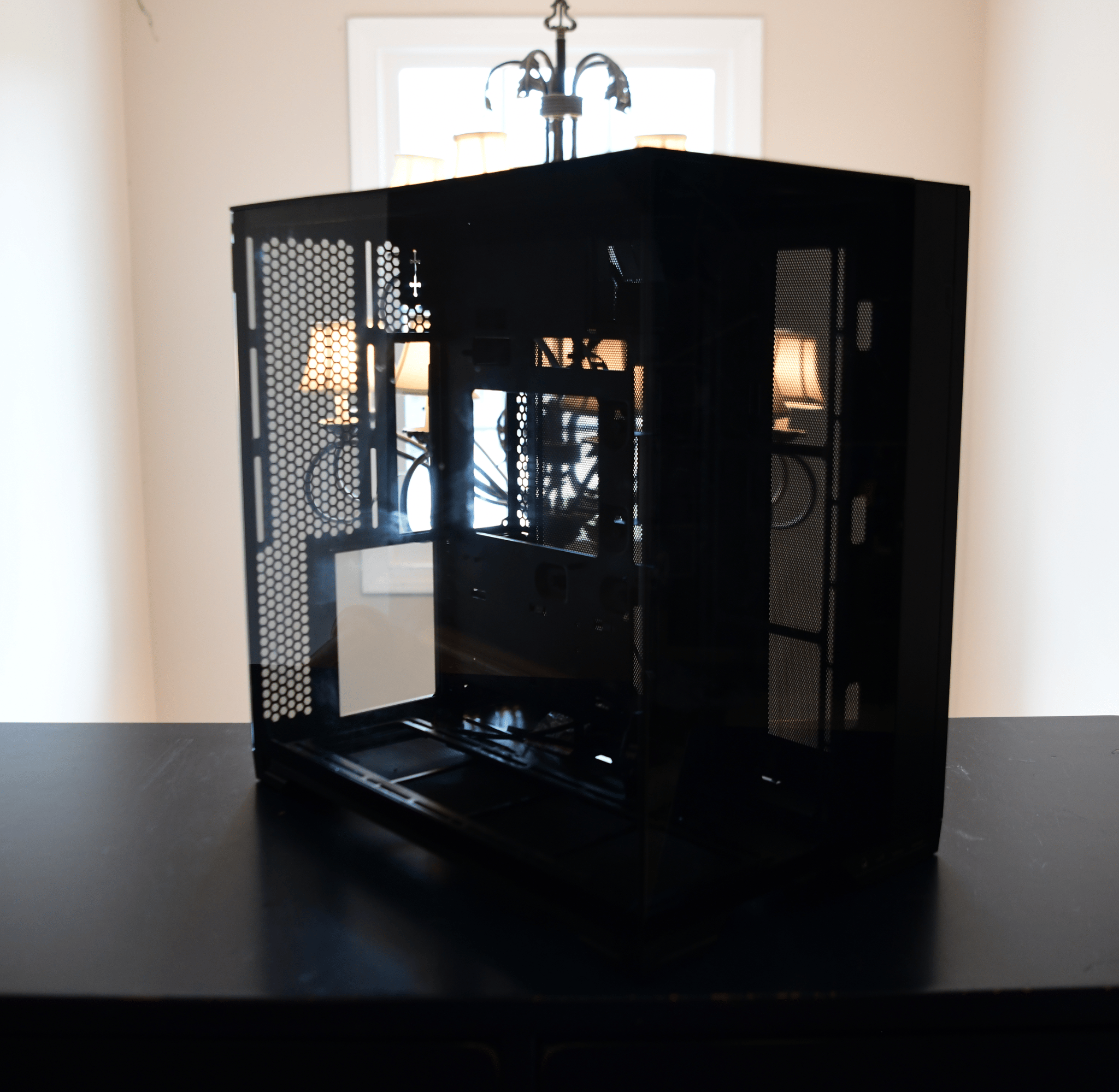 Lian Li O11 Vision Compact — Used, Light Wear, Missing Some Parts