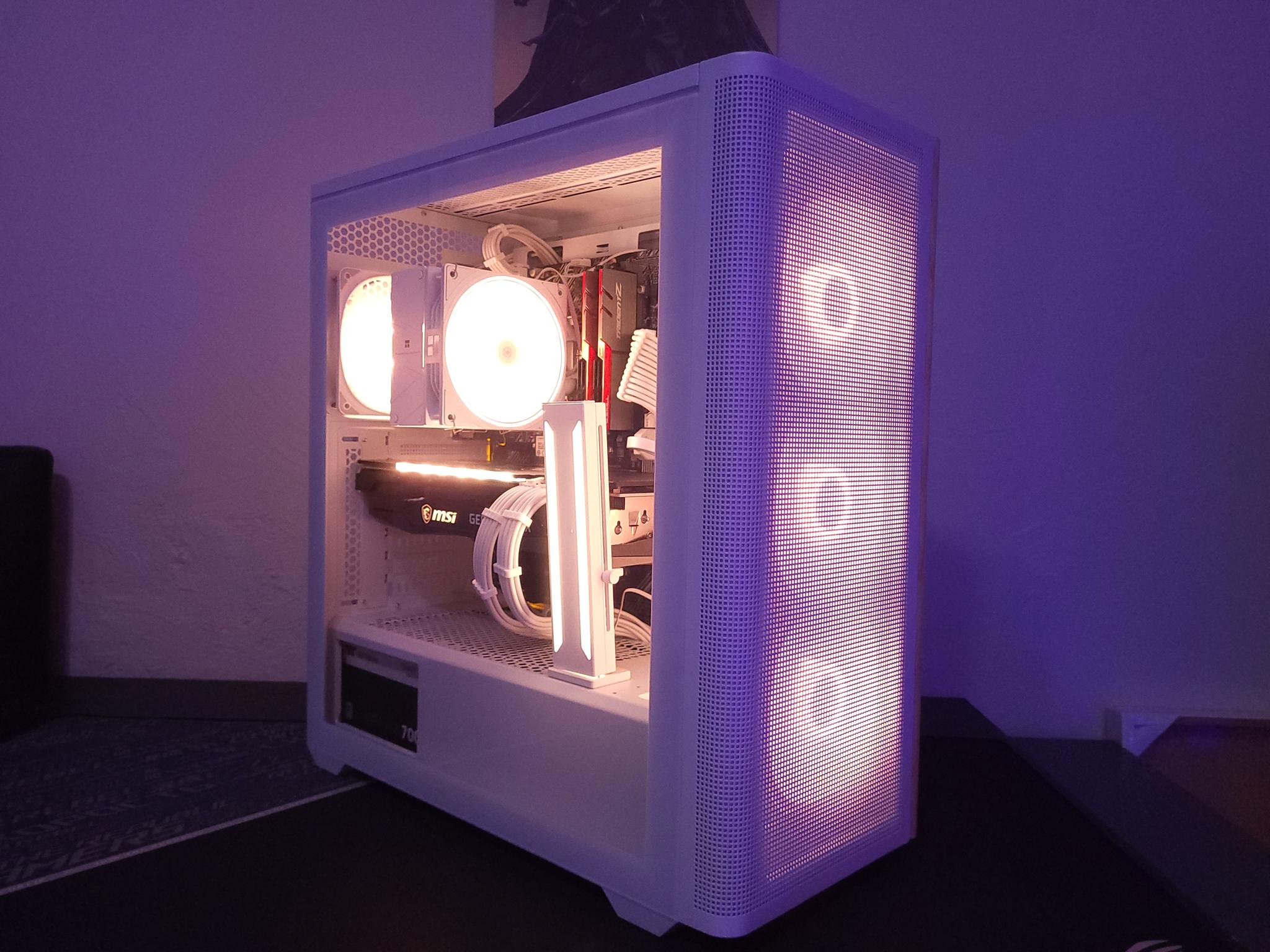 White Gaming PC: RTX 3070 | I5 10400F | 32GB RAM | 1.25TB SSD | WiFi | ARGB