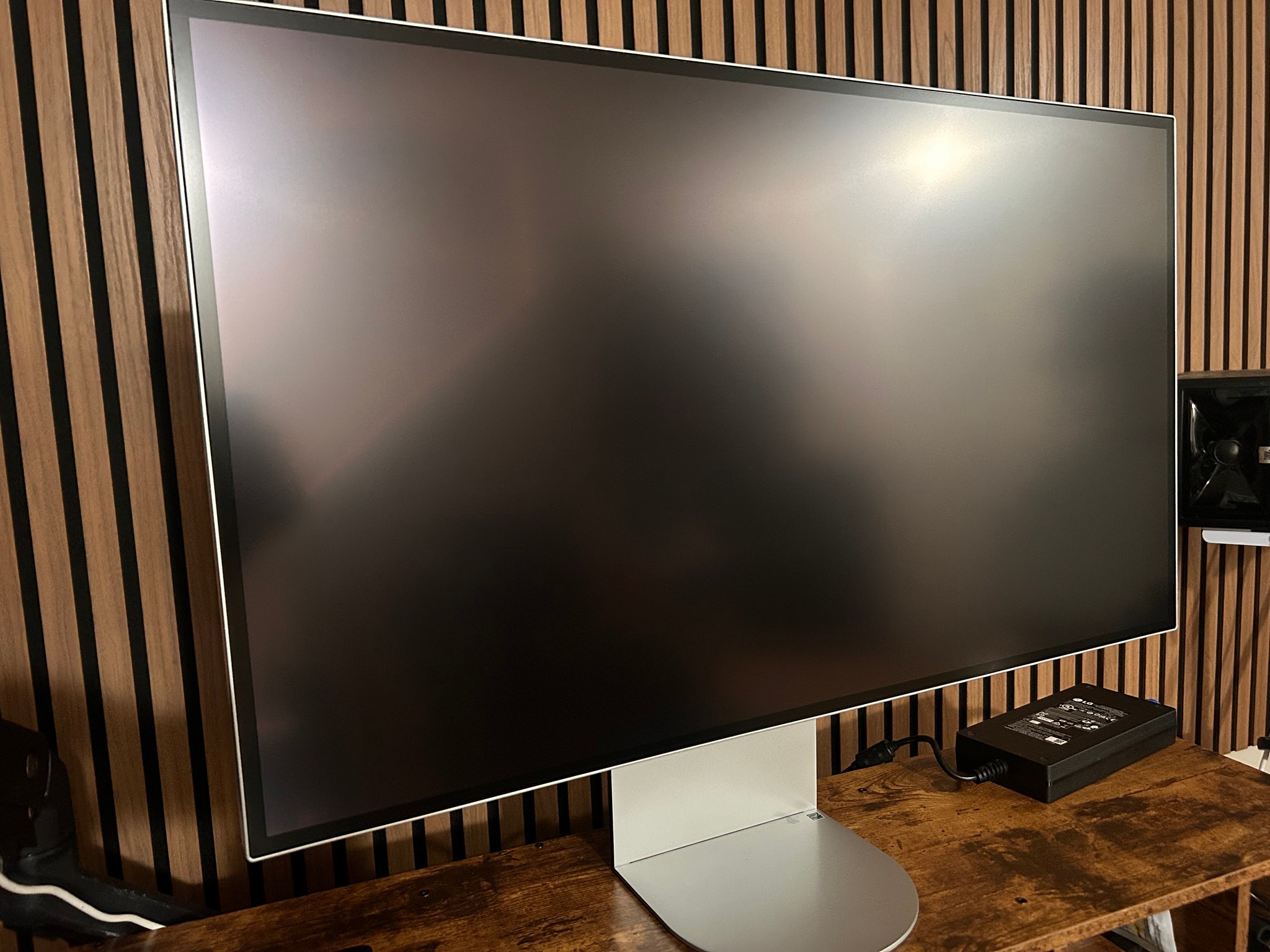 LG UltraFine evo 32" Worlds First TB5-6K(6144x3456) NANO-IPS-Black Thunderbolt-5 Monitor (32U990A-S)