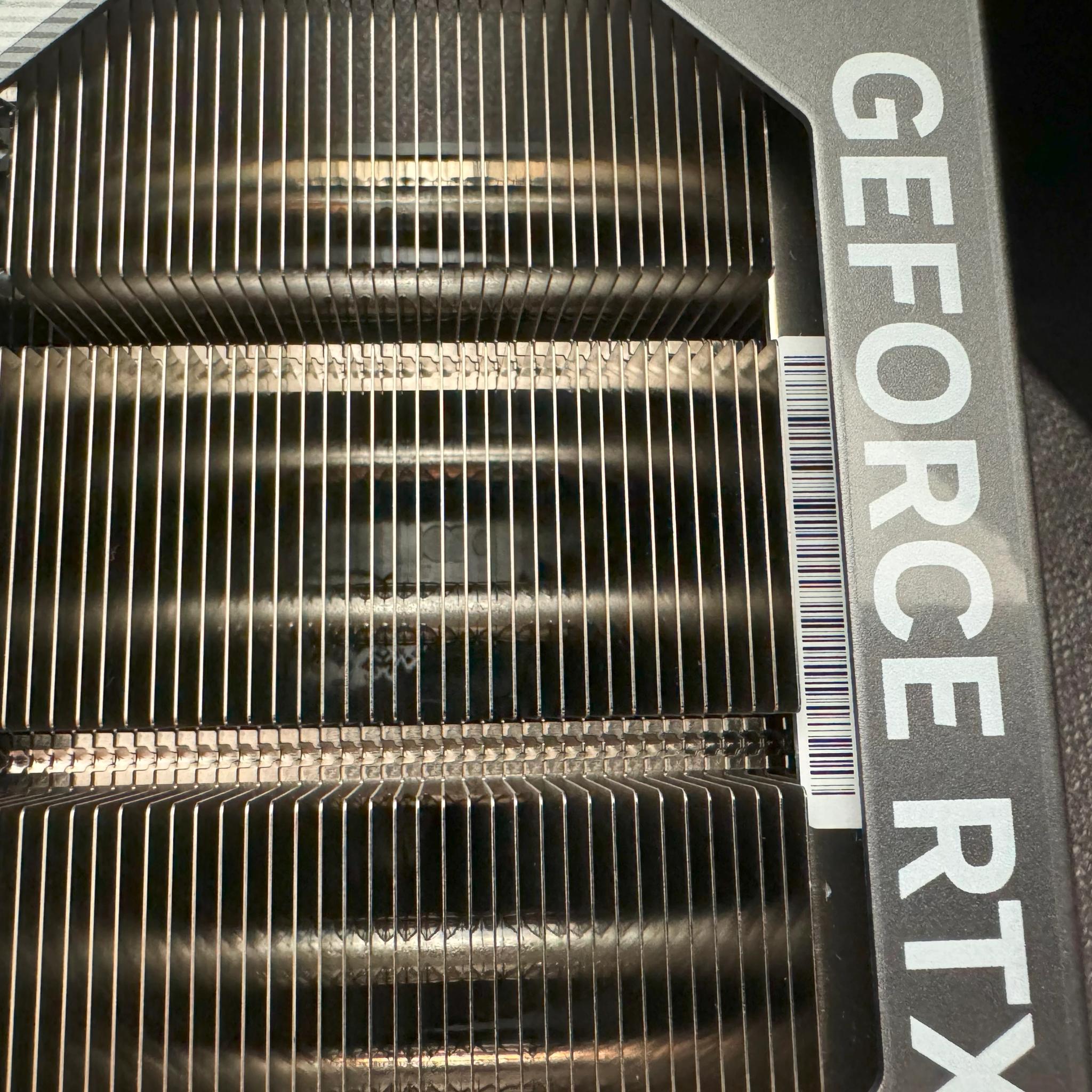 GIGABYTE - NVIDIA GeForce RTX 4080 SUPER Gaming OC 16GB GDDR6X PCI Express 4.0 Graphics Card - Black