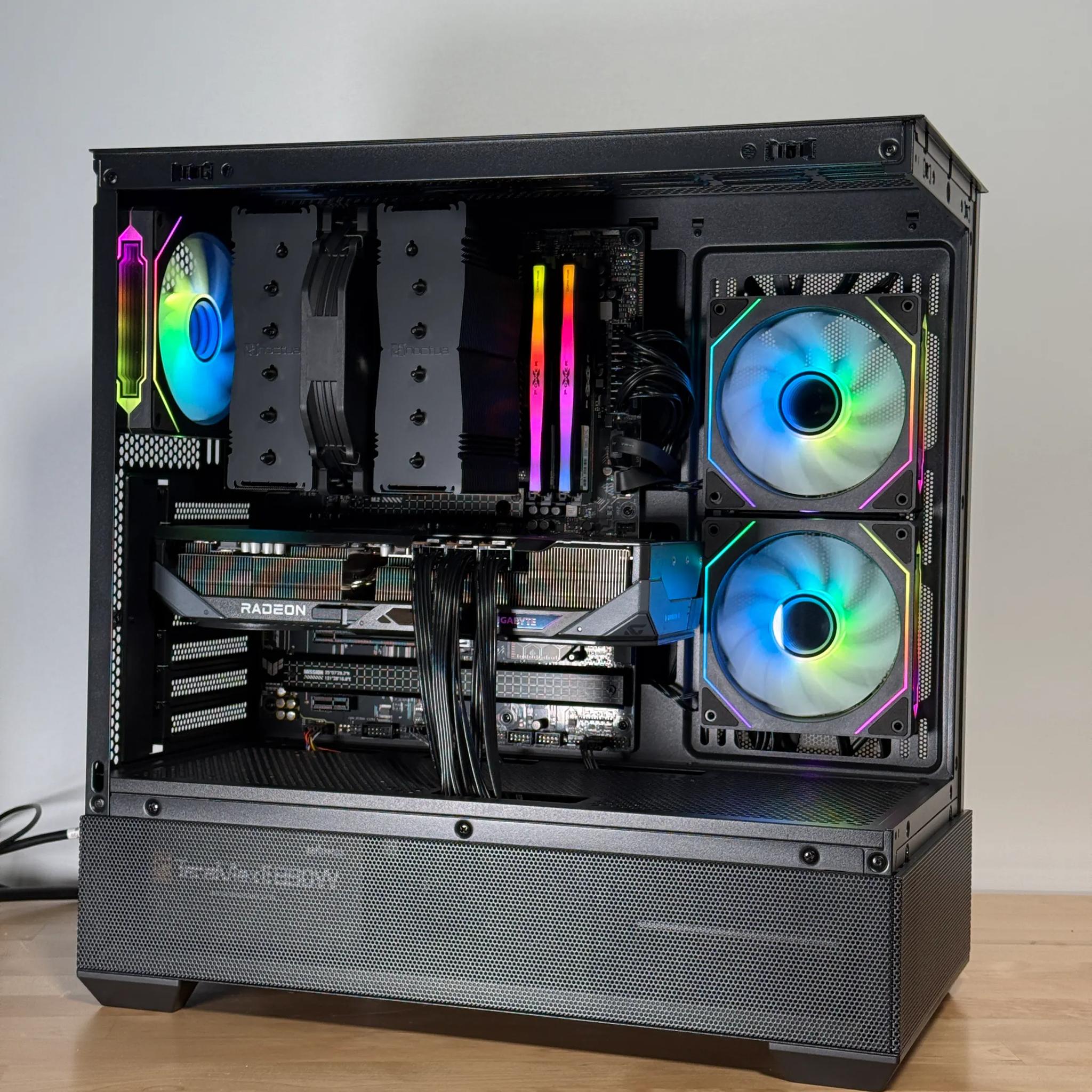 RX 9070XT and Ryzen 9 9900x Gaming PC