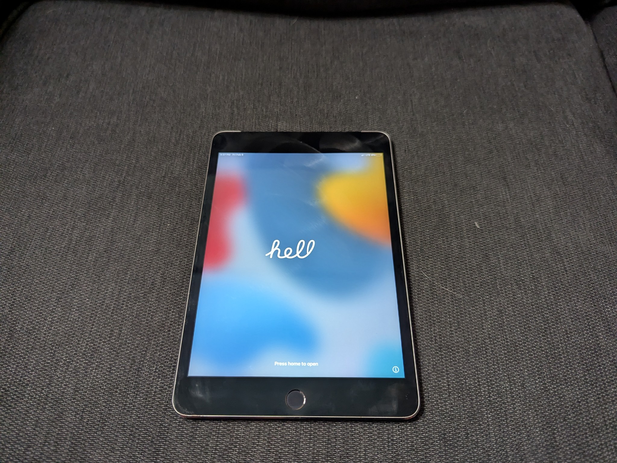 APPLE IPAD MINI 4 | 7.9" | 128GB | WI-FI | SPACE GRAY | Grade A