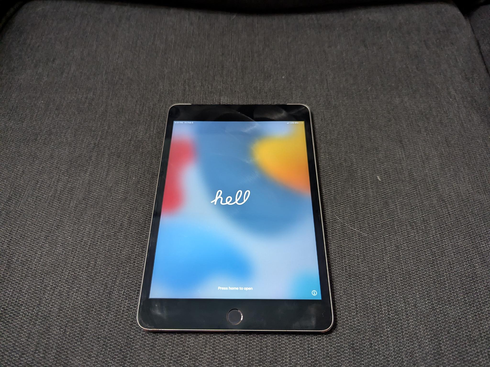 APPLE IPAD MINI 4 | 7.9" | 128GB | WI-FI | SPACE GRAY | Grade A