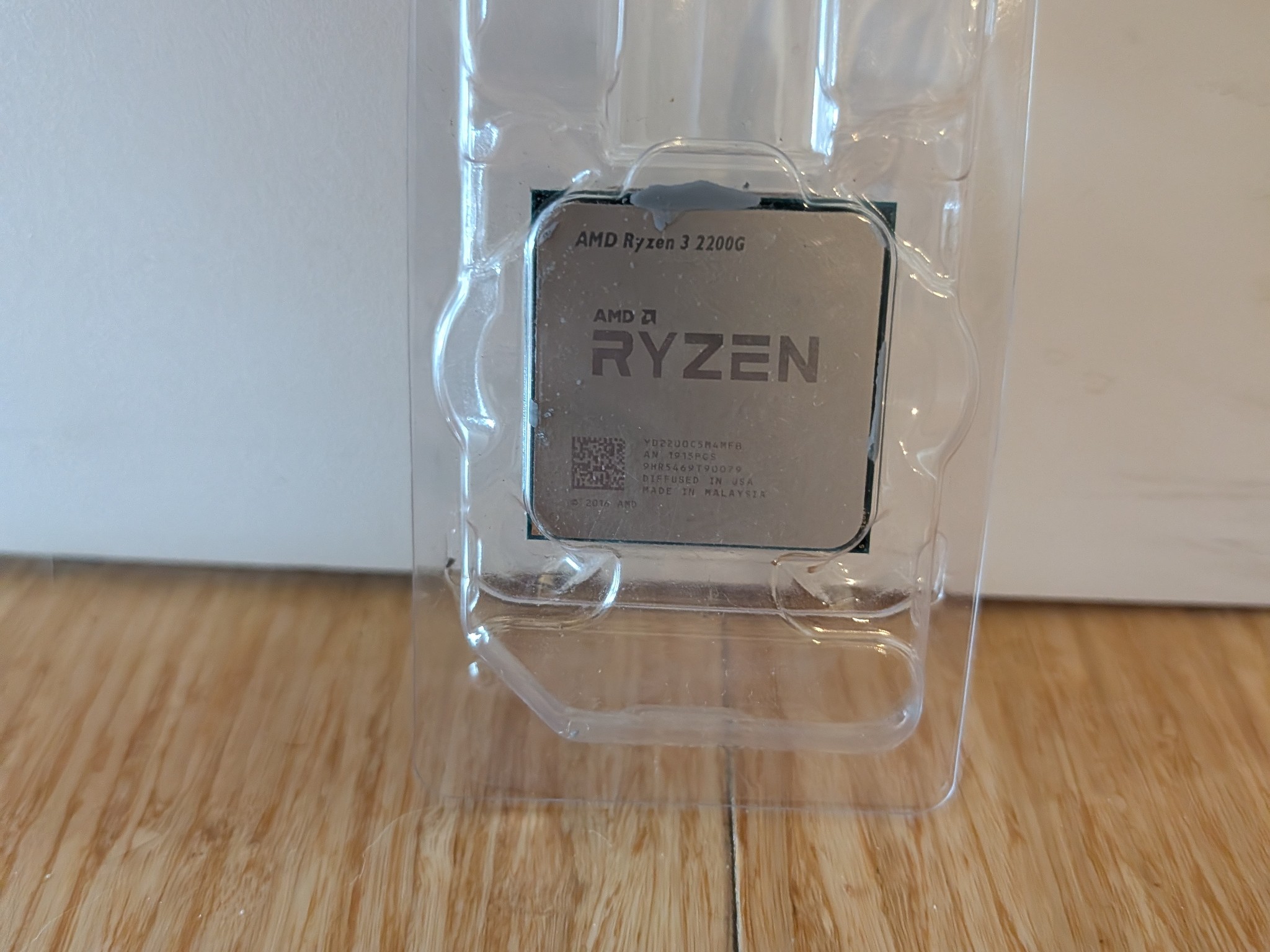 AMD Ryzen 3 2200G
