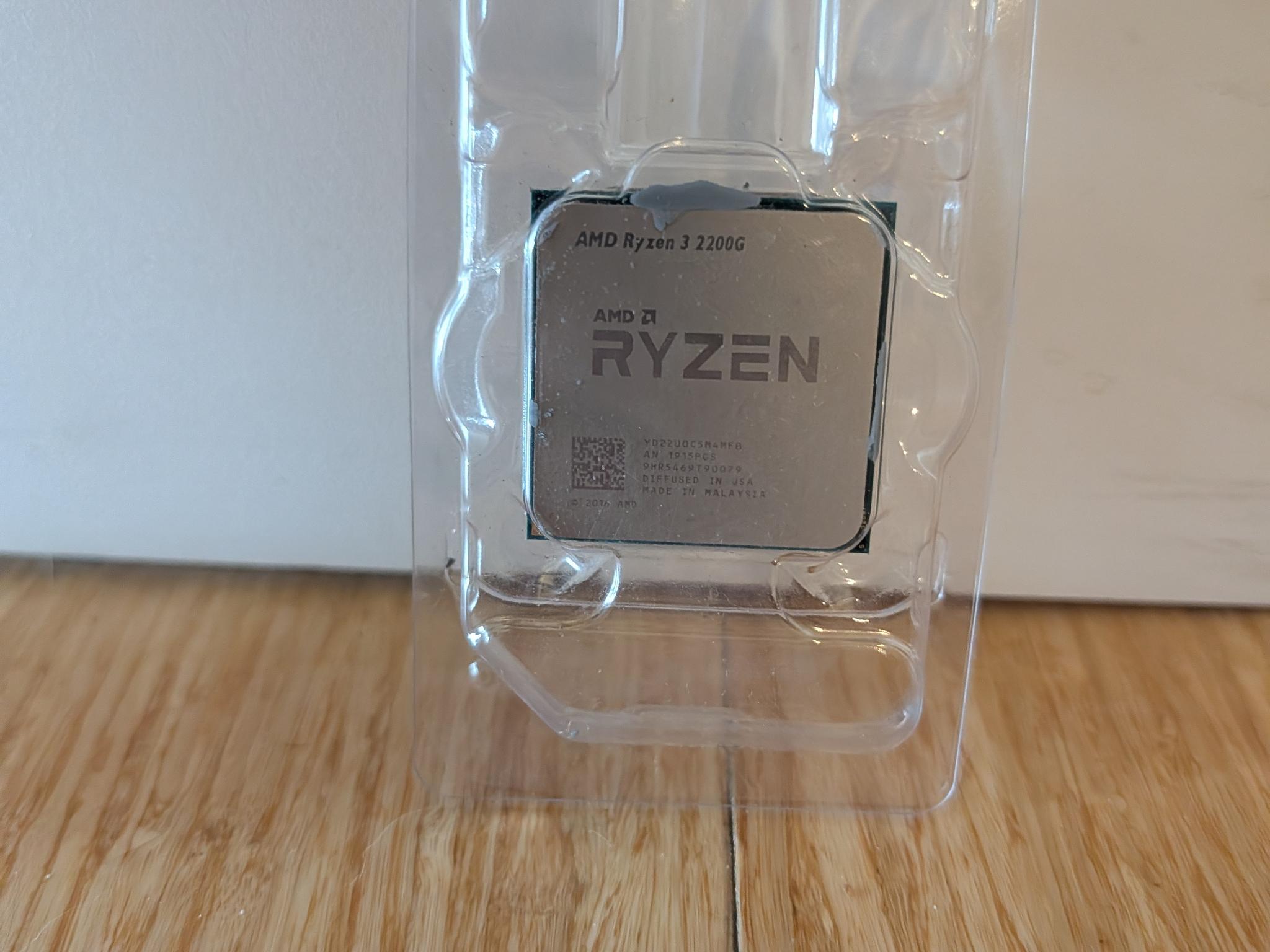 AMD Ryzen 3 2200G