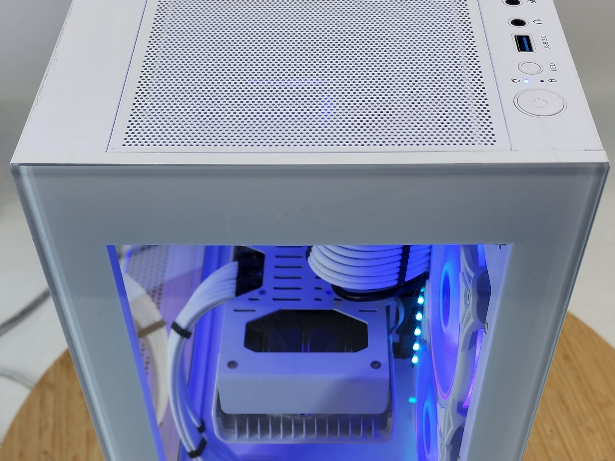 Gaming PC i7-11700K 16GB RAM 1TB SSD RX 7800 XT 16GB Windows 11 Computer