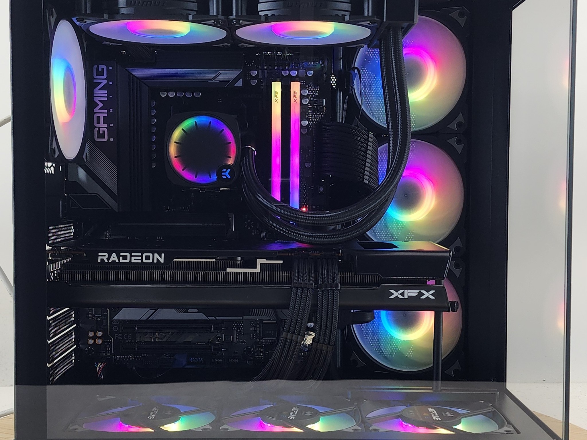 Gaming PC Ryzen 7 7700 32GB RAM 2TB SSD RX 7700 XT 12GB Windows 11 Computer