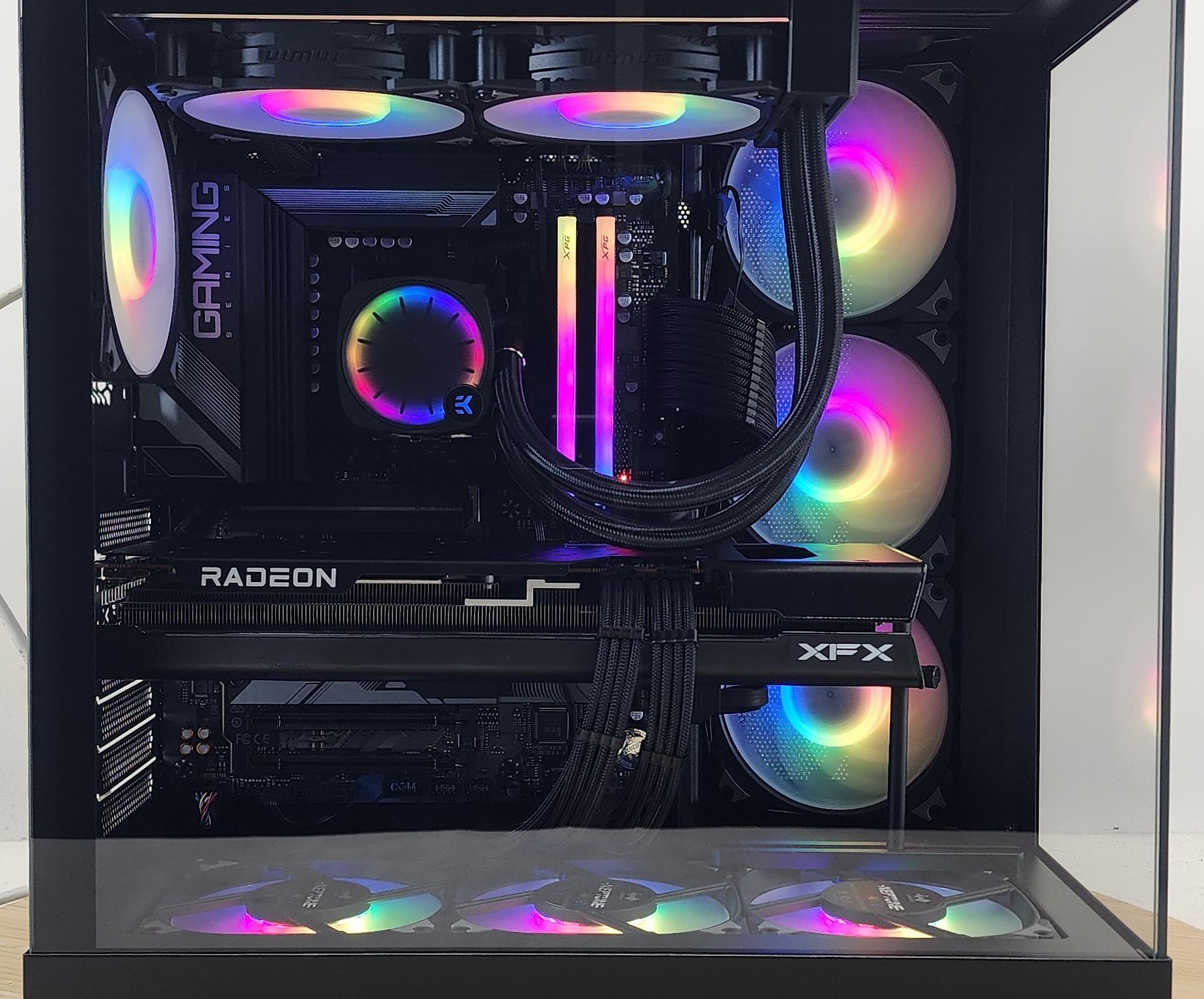 Gaming PC Ryzen 7 7700 32GB RAM 2TB SSD RX 7700 XT 12GB Windows 11 Computer