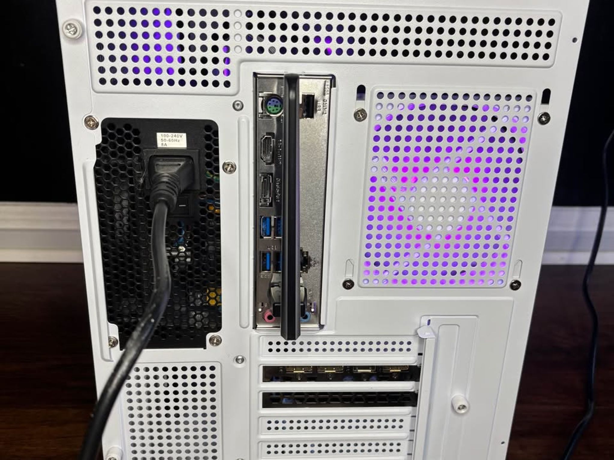 White Gaming PC (RTX 2060 6GB + AMD Ryzen 5 3600)