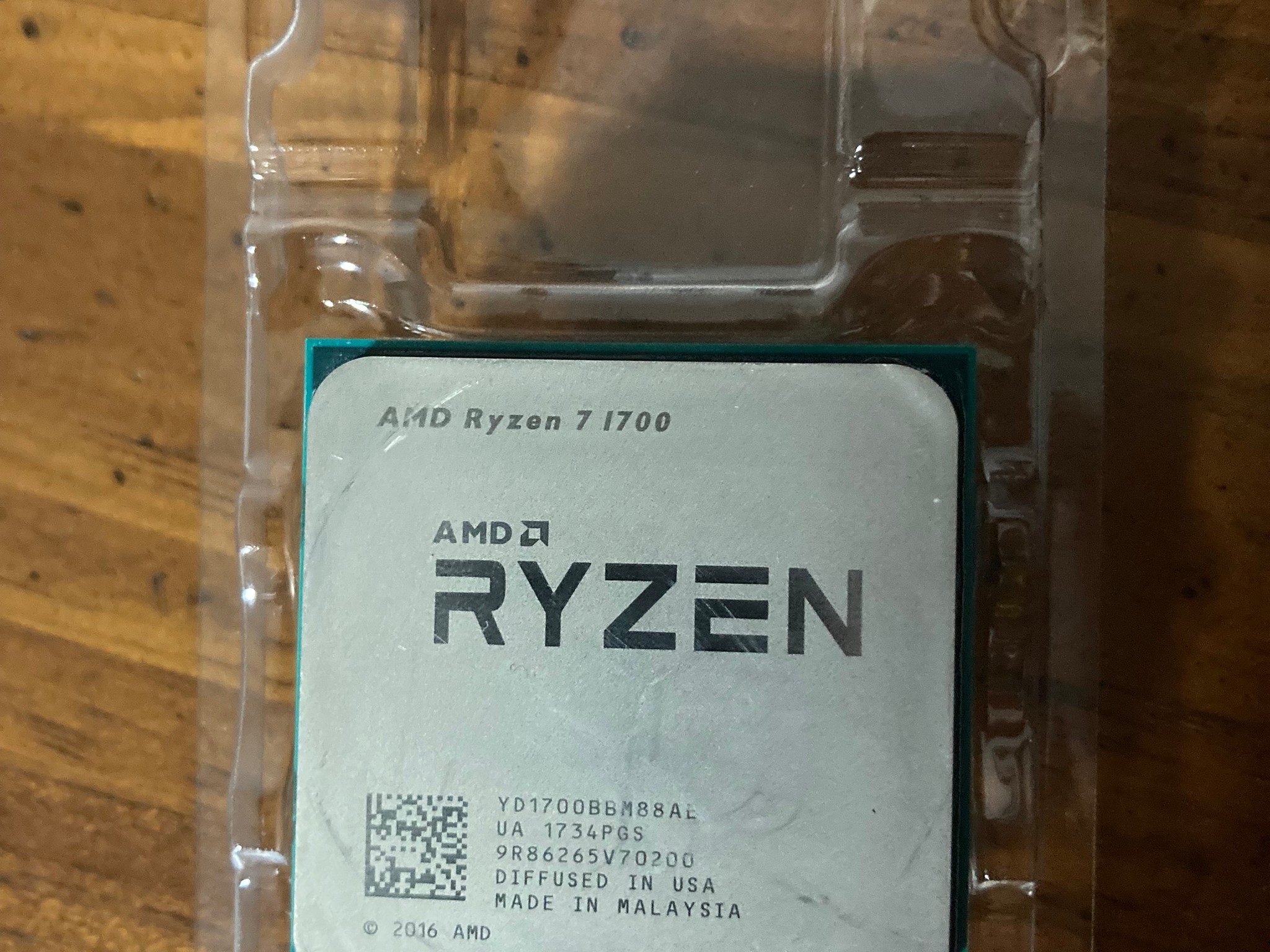 AMD Ryzen 7 1700 8c16t 3Ghz base 3.7Ghz boost