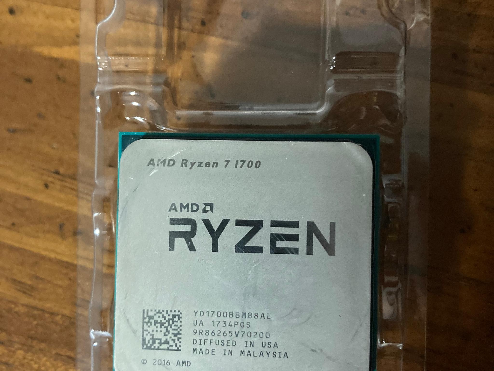 AMD Ryzen 7 1700 8c16t 3Ghz base 3.7Ghz boost