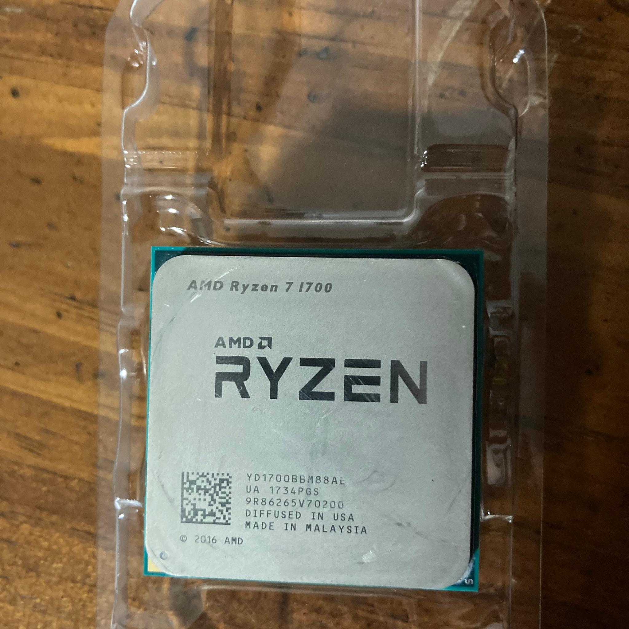 AMD Ryzen 7 1700 8c16t 3Ghz base 3.7Ghz boost