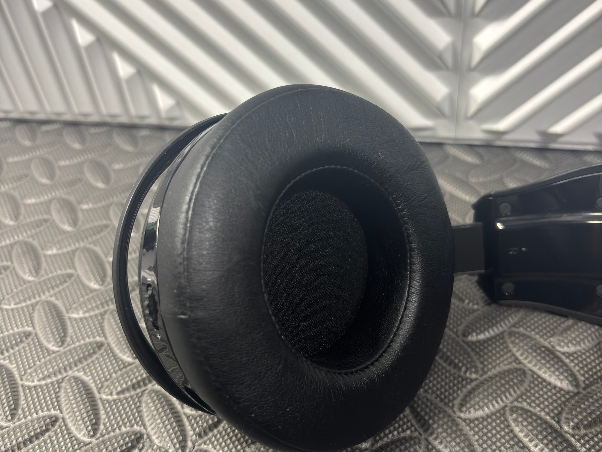 Title: Razer ManO'War 7.1 Wireless Gaming Headset – Tested Working