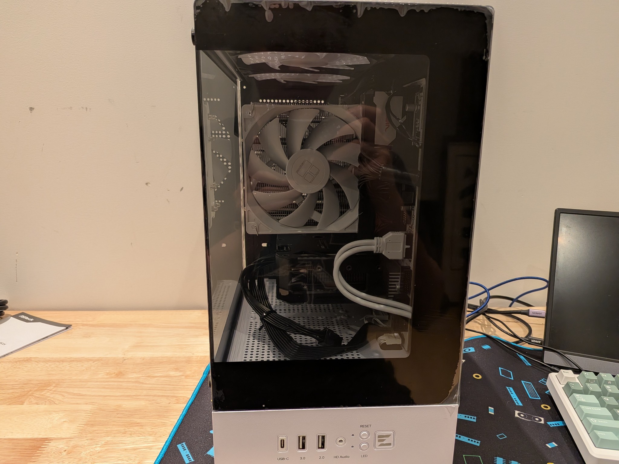 1440p AM5 Steambox - RX 9060 XT 16GB, Ryzen 5 7600X, 16 GB DDR5 RAM, 2 TB NVME, RGB, SteamOS