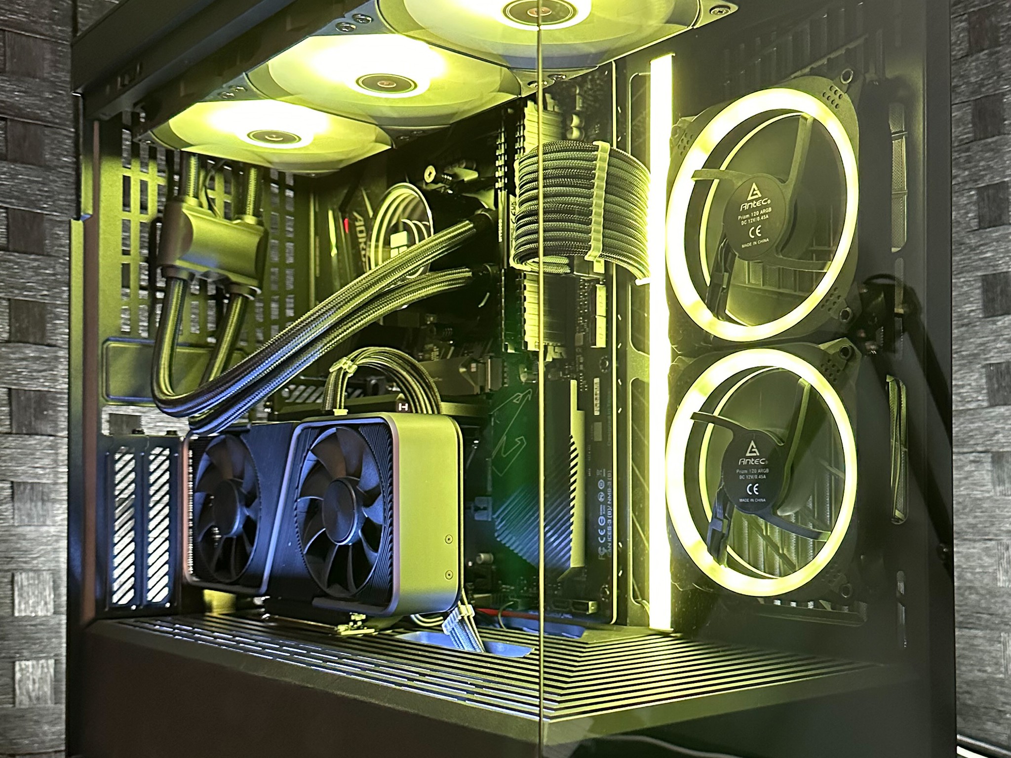 RTX 3070 | Ryzen 7 5700X - 1TB Gen 4 NVME- 32GB 3200 Memory in the HYTE Y40!