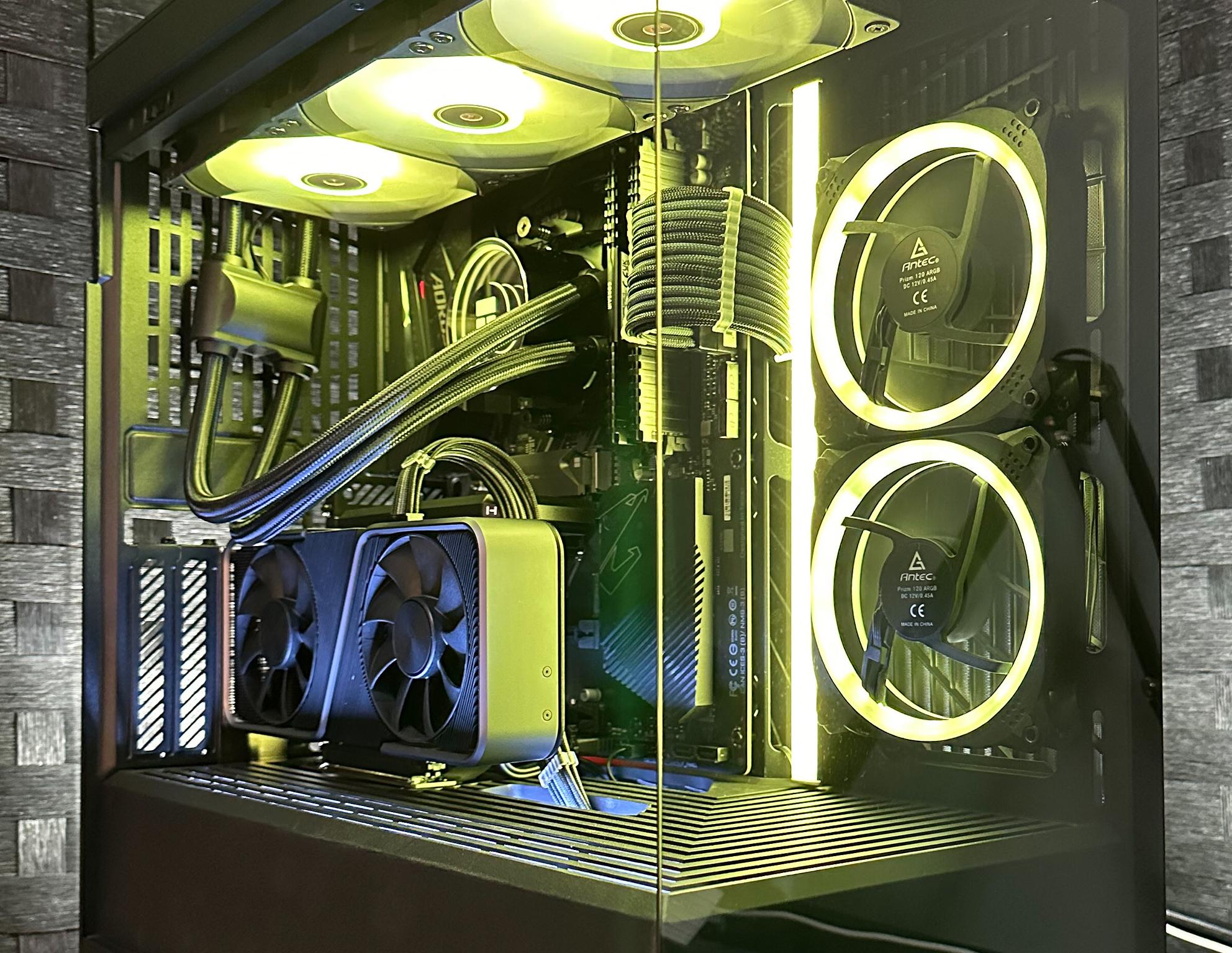 RTX 3070 | Ryzen 7 5700X - 1TB Gen 4 NVME- 32GB 3200 Memory in the HYTE Y40!