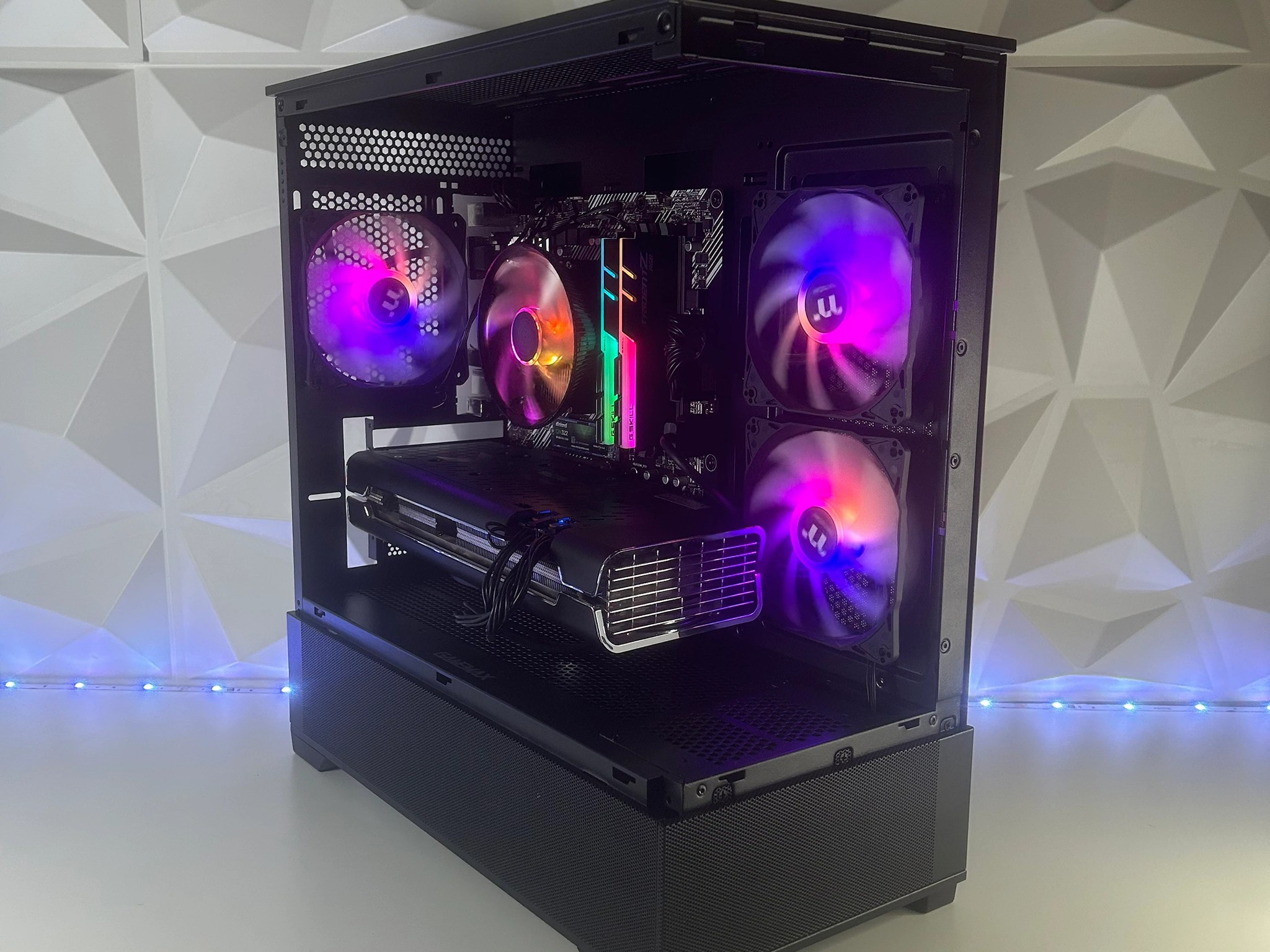 🔥 Ember 🔥 Ryzen 5 3600, RX 5700 XT, 1TB SSD, 16GB Ram