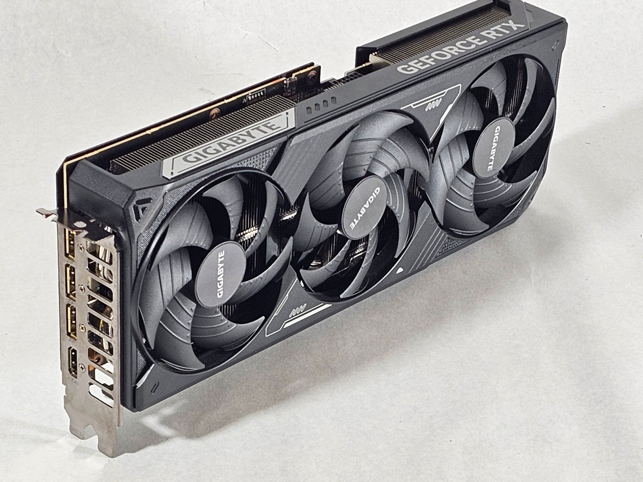 RTX 5080 Gigabyte 16GB