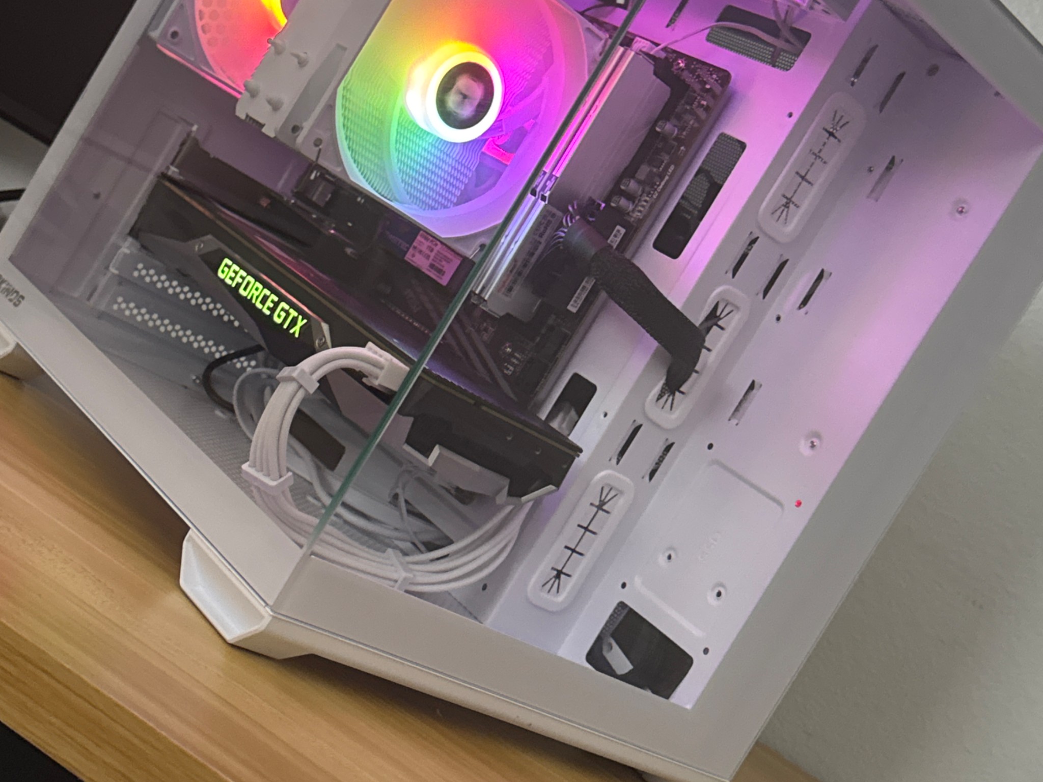 ⚪️White Pure Performance Monster⚪️|GTX 1080|Ryzen 5 3500X|16 GB RAM|1 TB SSD|WIFI+ Windows 11|