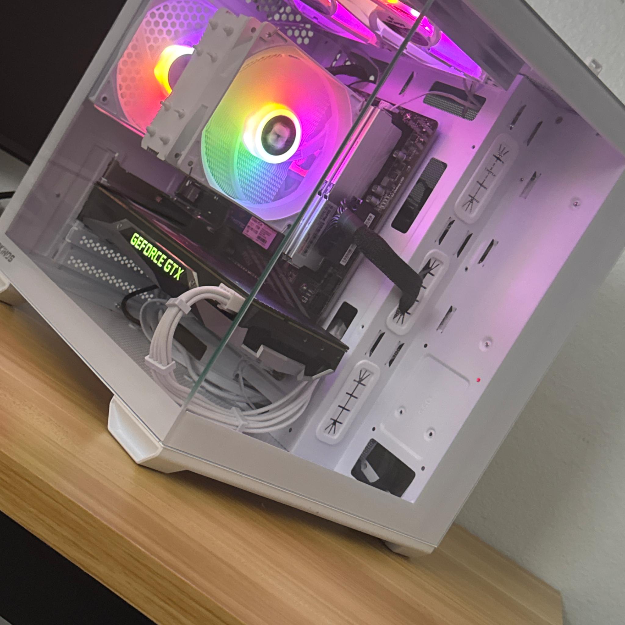 ⚪️White Pure Performance Monster⚪️|GTX 1080|Ryzen 5 3500X|16 GB RAM|1 TB SSD|WIFI+ Windows 11|