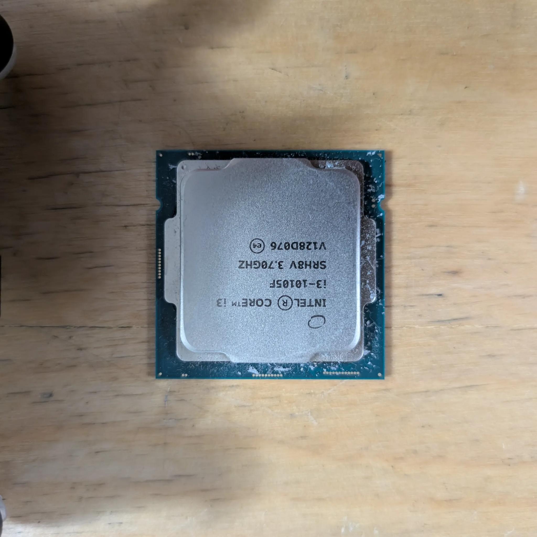Intel Core i3 10105F + stock cooler