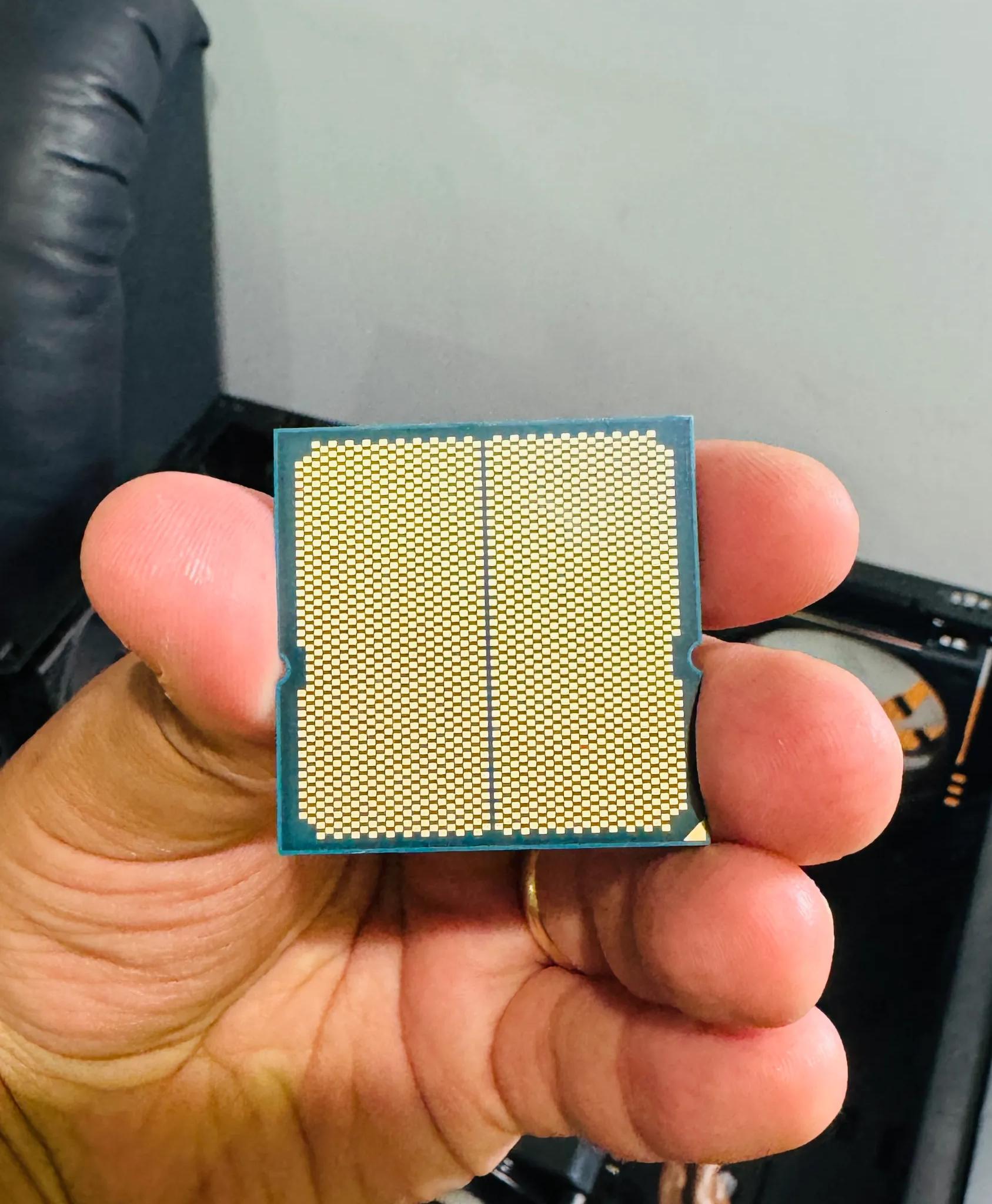 Ryzen 5 9600X AM5 CPU-Like New/Used only for 6 weeks - Includes Box/Orig. Packaging - Ships Fast