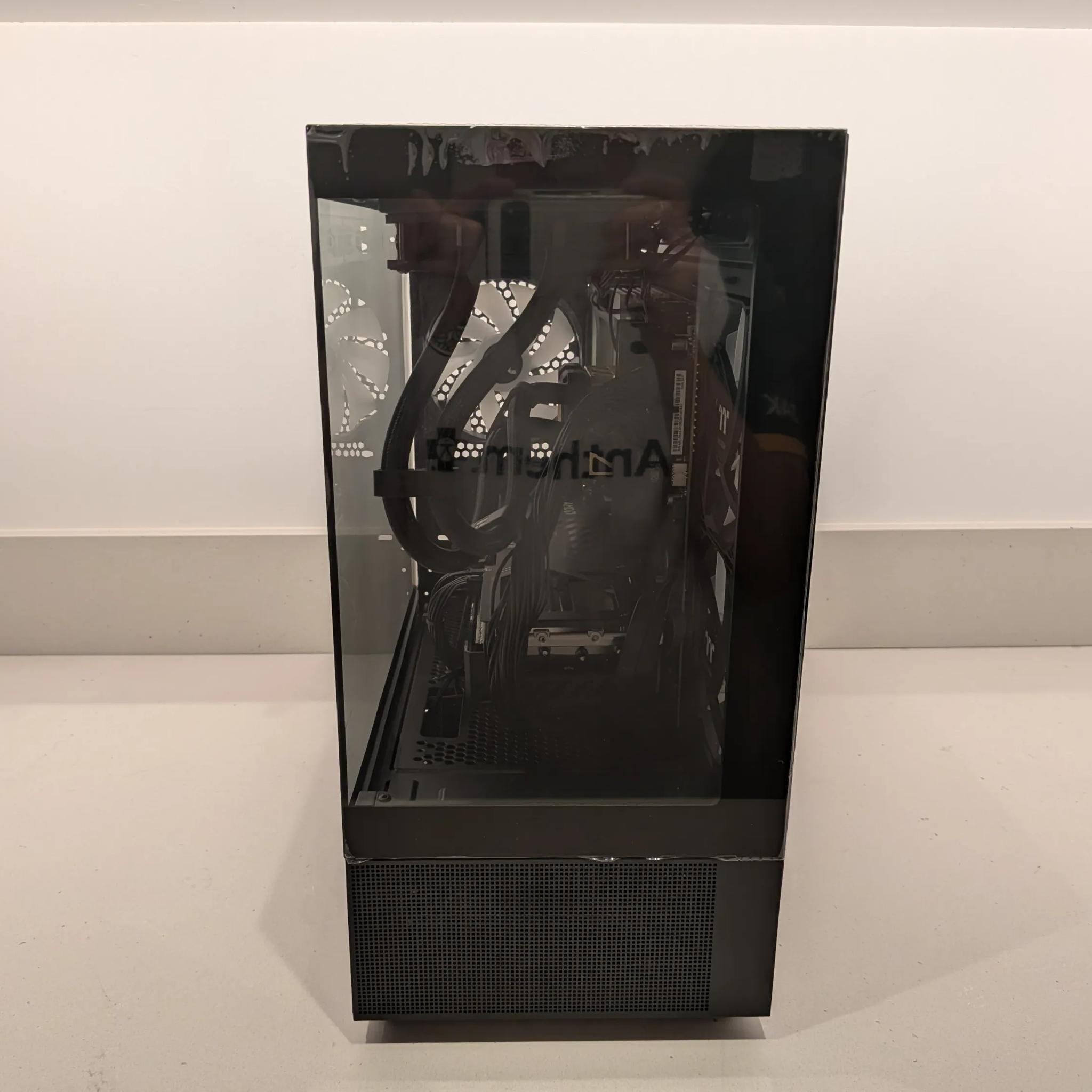 The Jian 🕊️ - RX 9070, Core Ultra 7 265K, 32 GB DDR5 RAM, 4 TB Gen 4 NVMe, Liquid Cooled, RGB