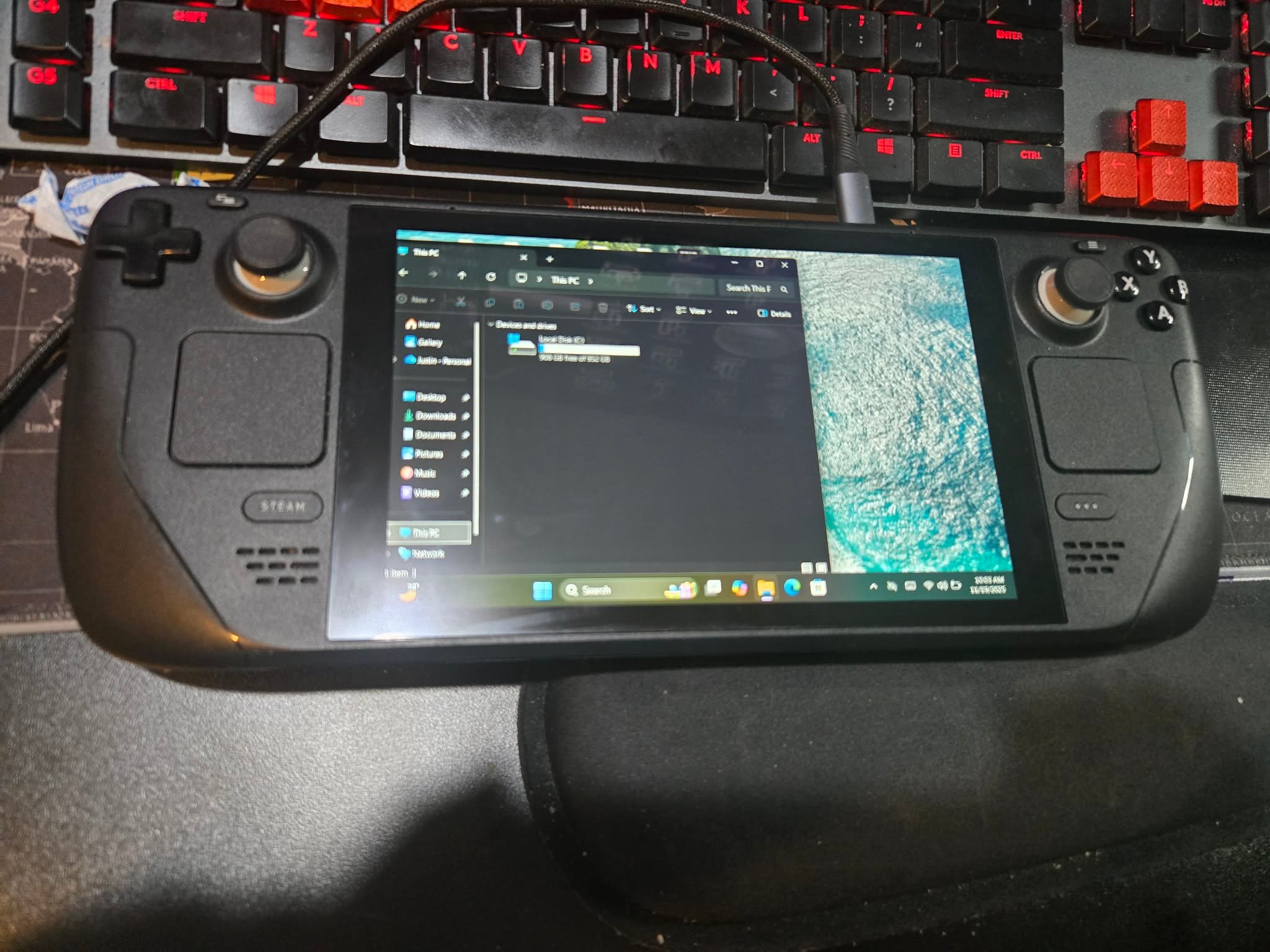 Valve Steam Deck Handheld Gaming Console 1TB, 7 inch Touchscreen 1280 x 800 LCD Display