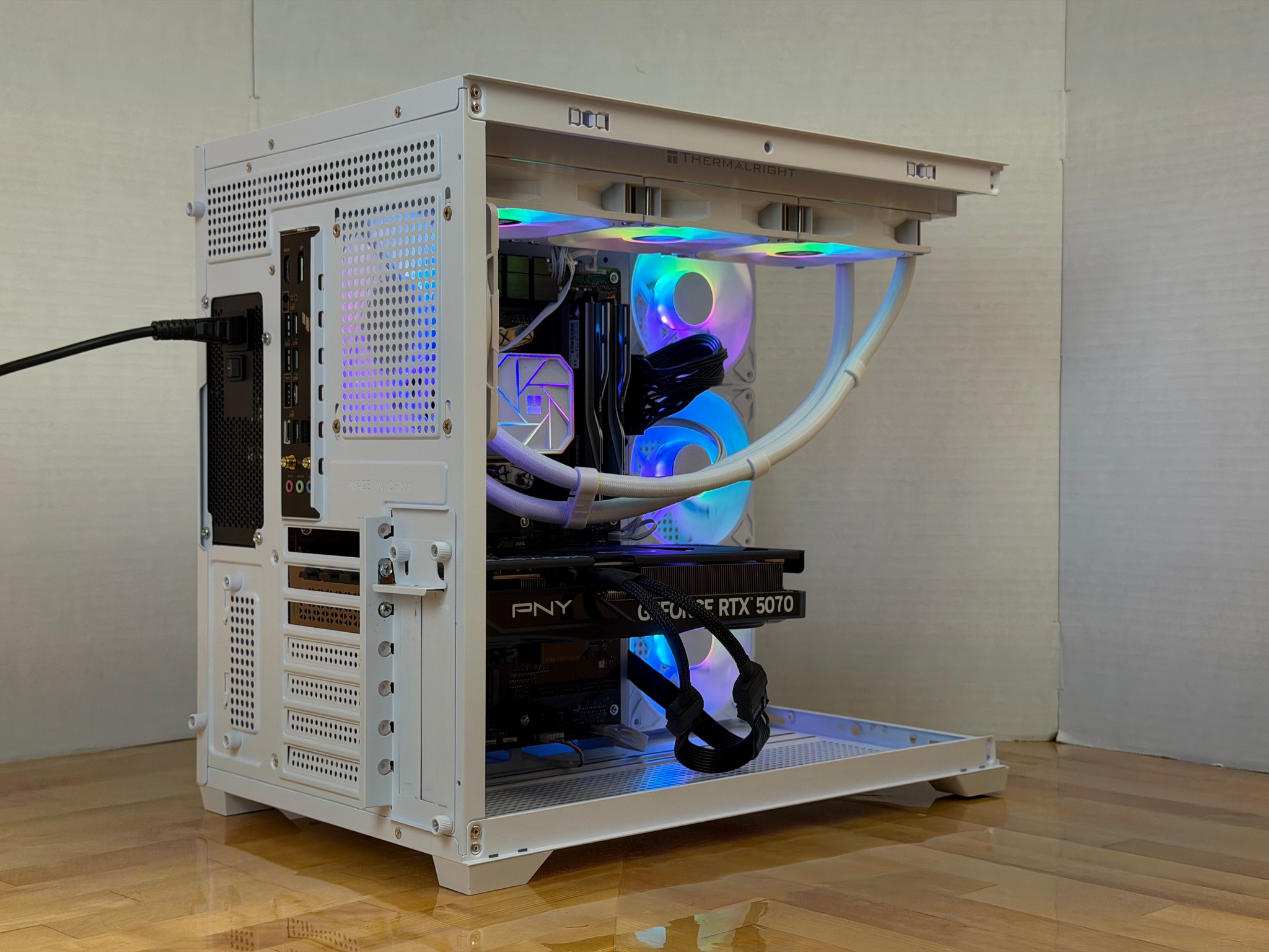High-End Gaming PC – Ryzen 7 7800X3D + RTX 5070