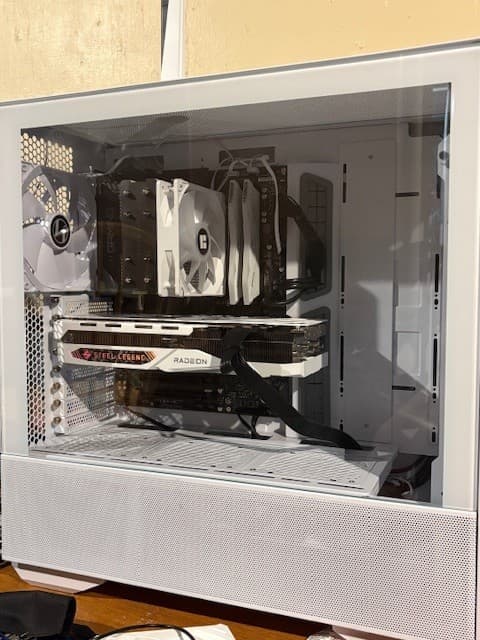 12600KF 32 Gigabytes RAM 7800 XT Gaming PC