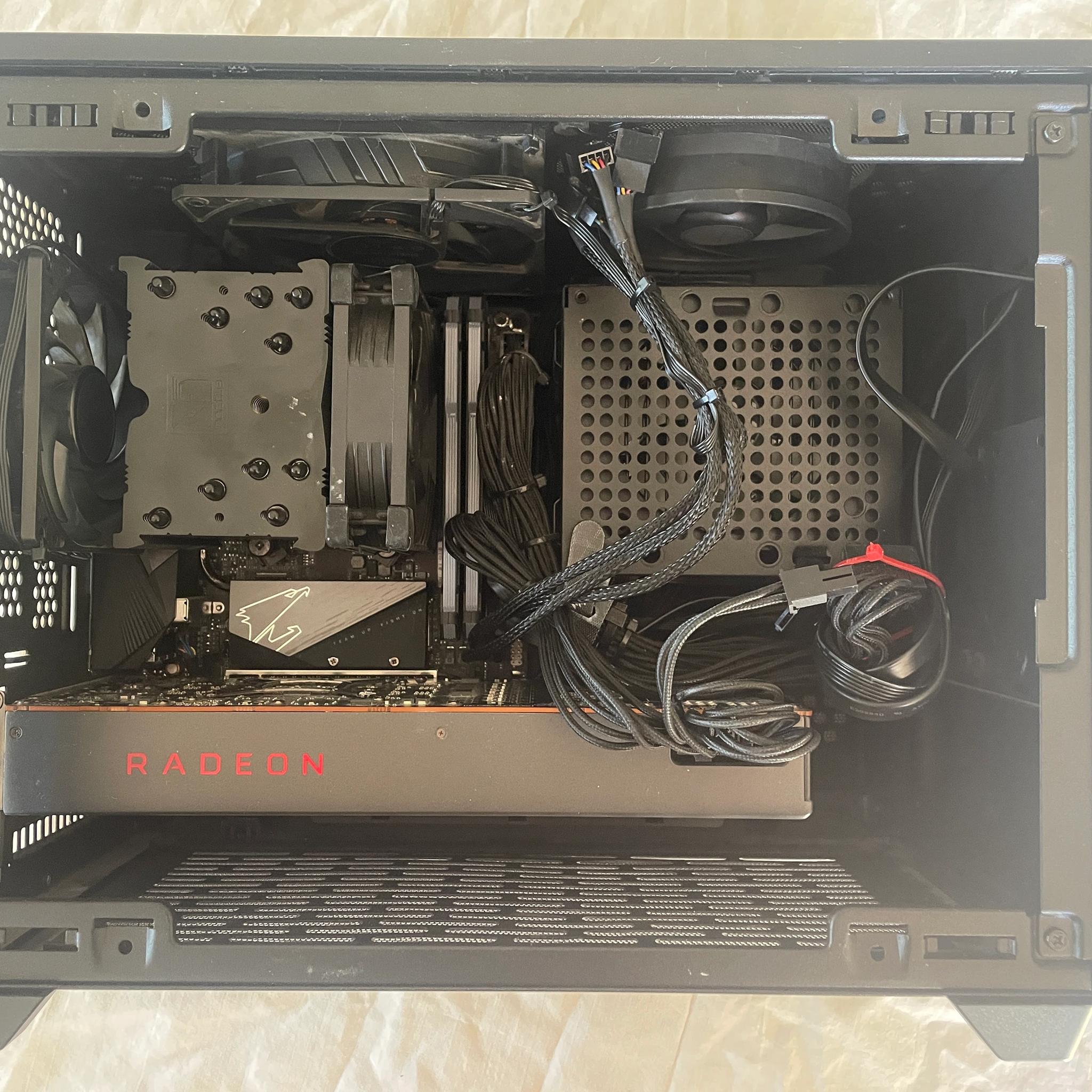 Black SFF ITX AMD Ryzen 7 3700x with Radeon RX5700