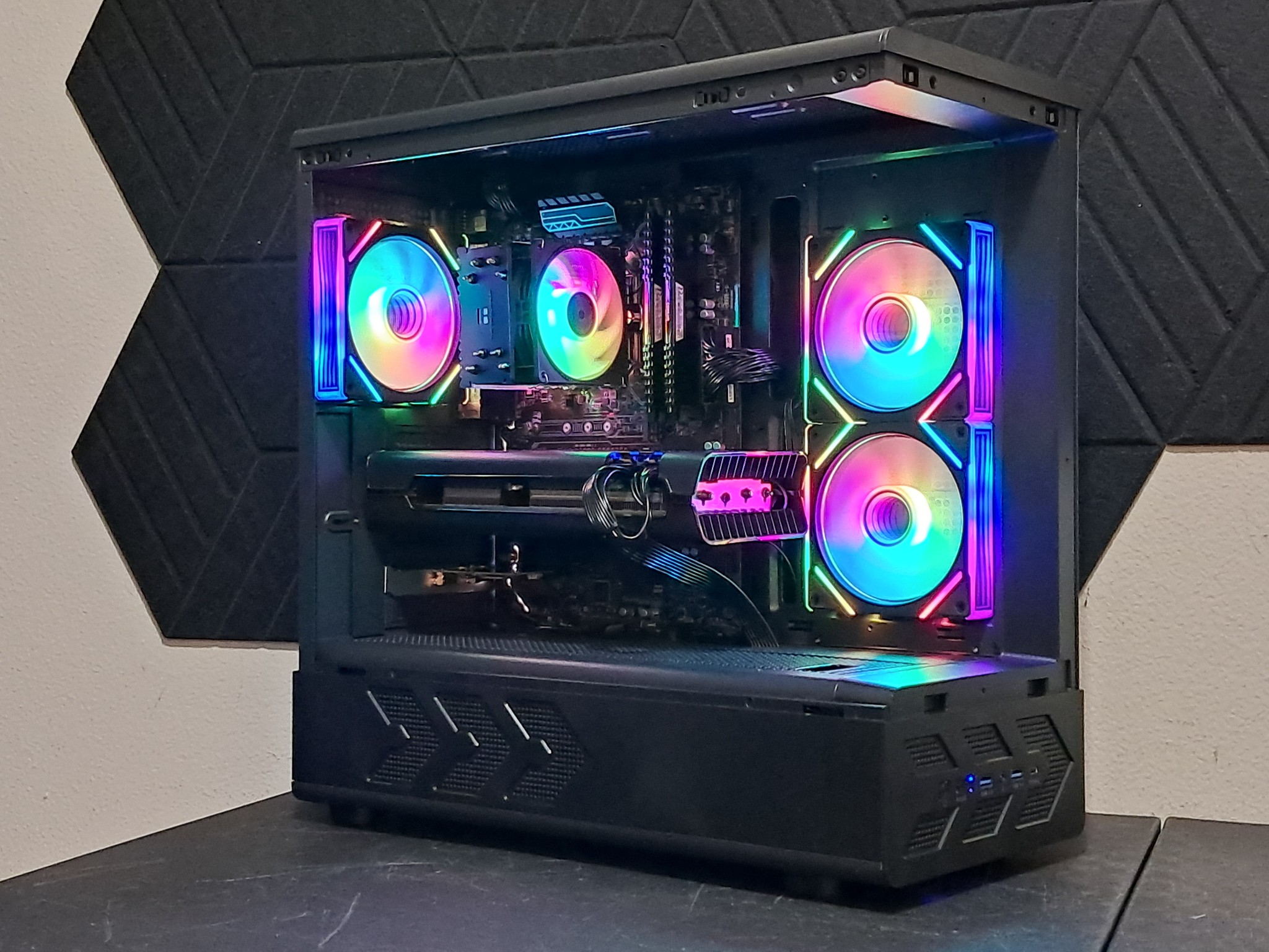Custom 1080p Gamer | i7-7700 | RX 5700 | 16GB DDR4 | 1TB SSD | WiFi