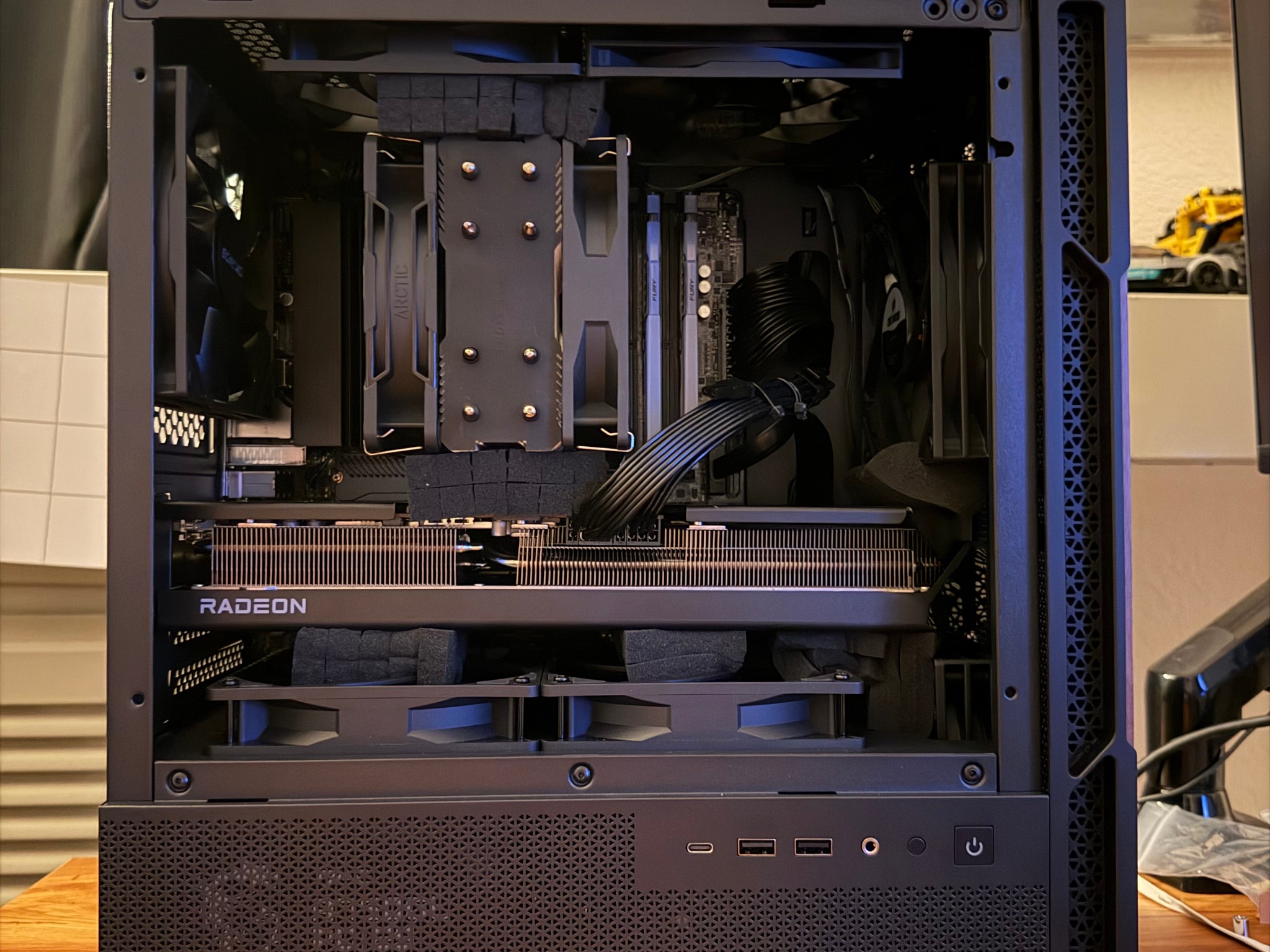 Ultimate AMD PC! 7600X3D + 9070XT 16GB + 2TB SSD + 32GB DDR5! | Free shipping!