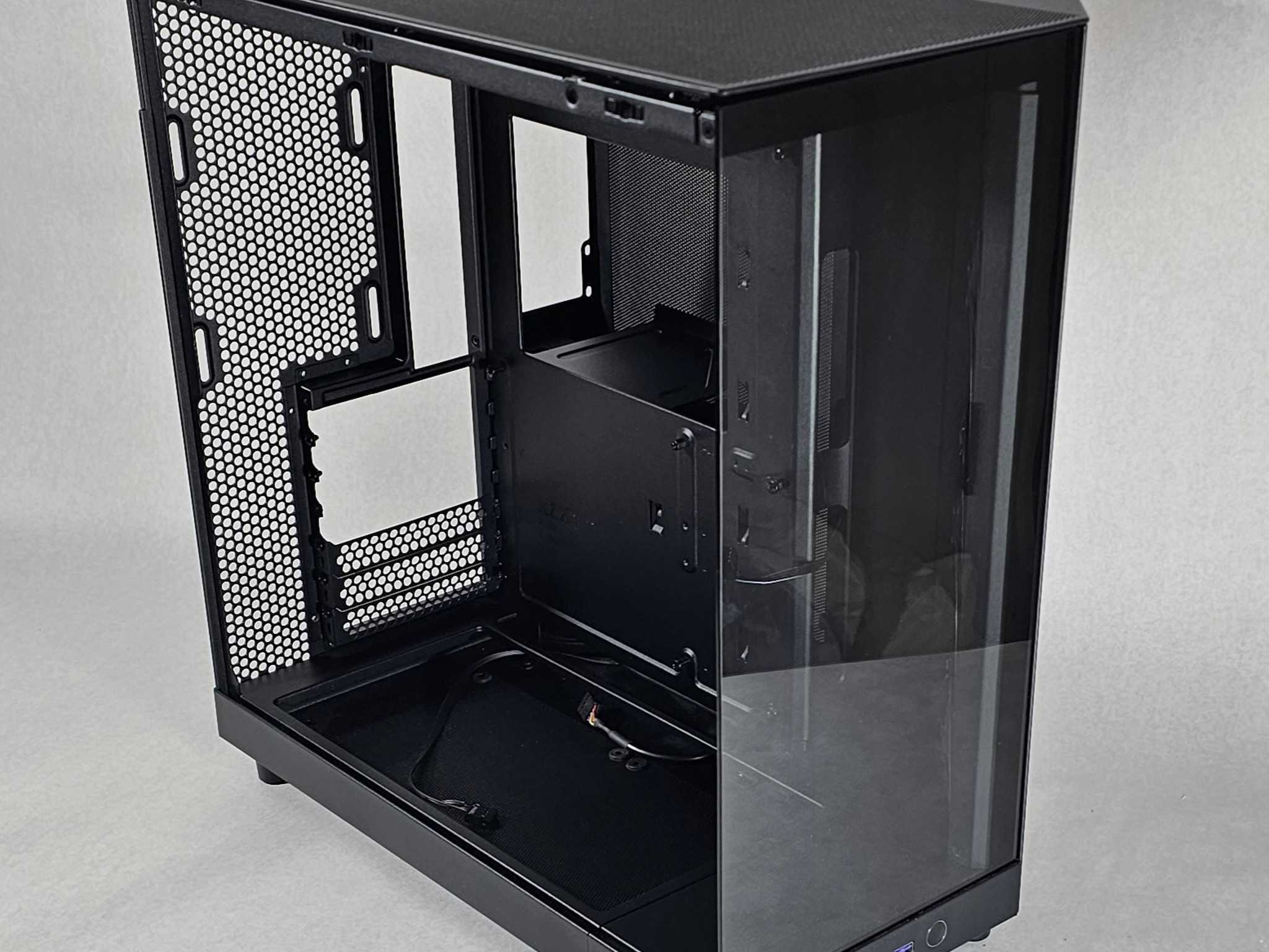 NZXT PC Case with Tempered Glass Side Panel and Front Mesh