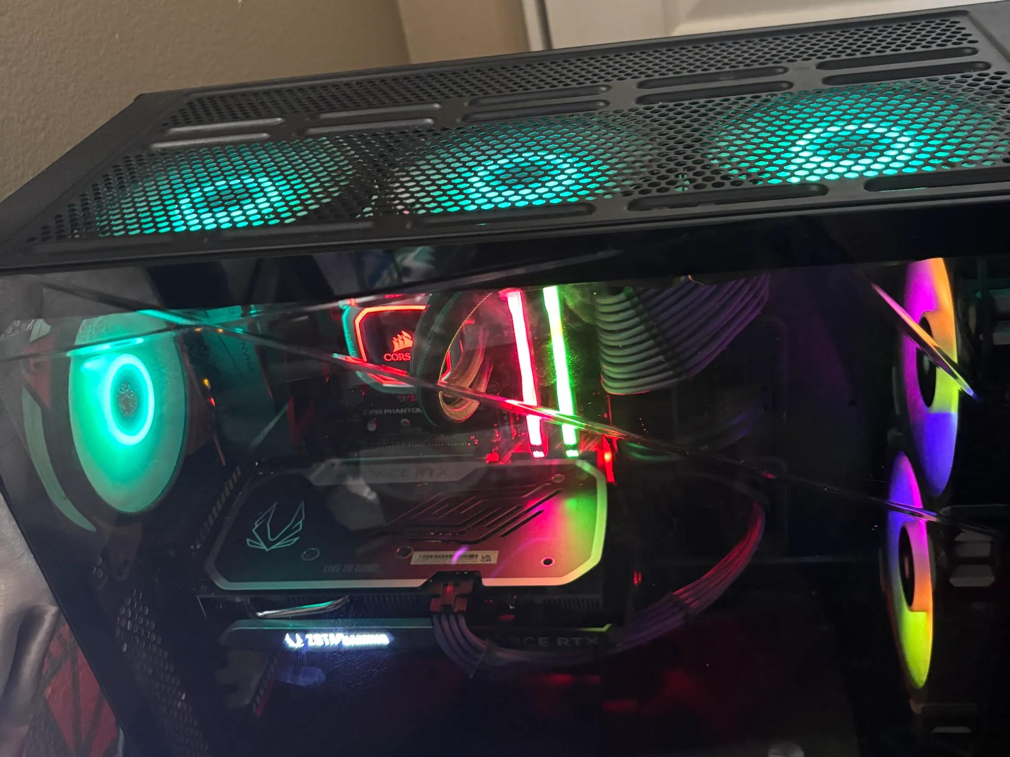 Gaming PC; i7 - 9700K , 16 GB RAM, NVIDIA 4060