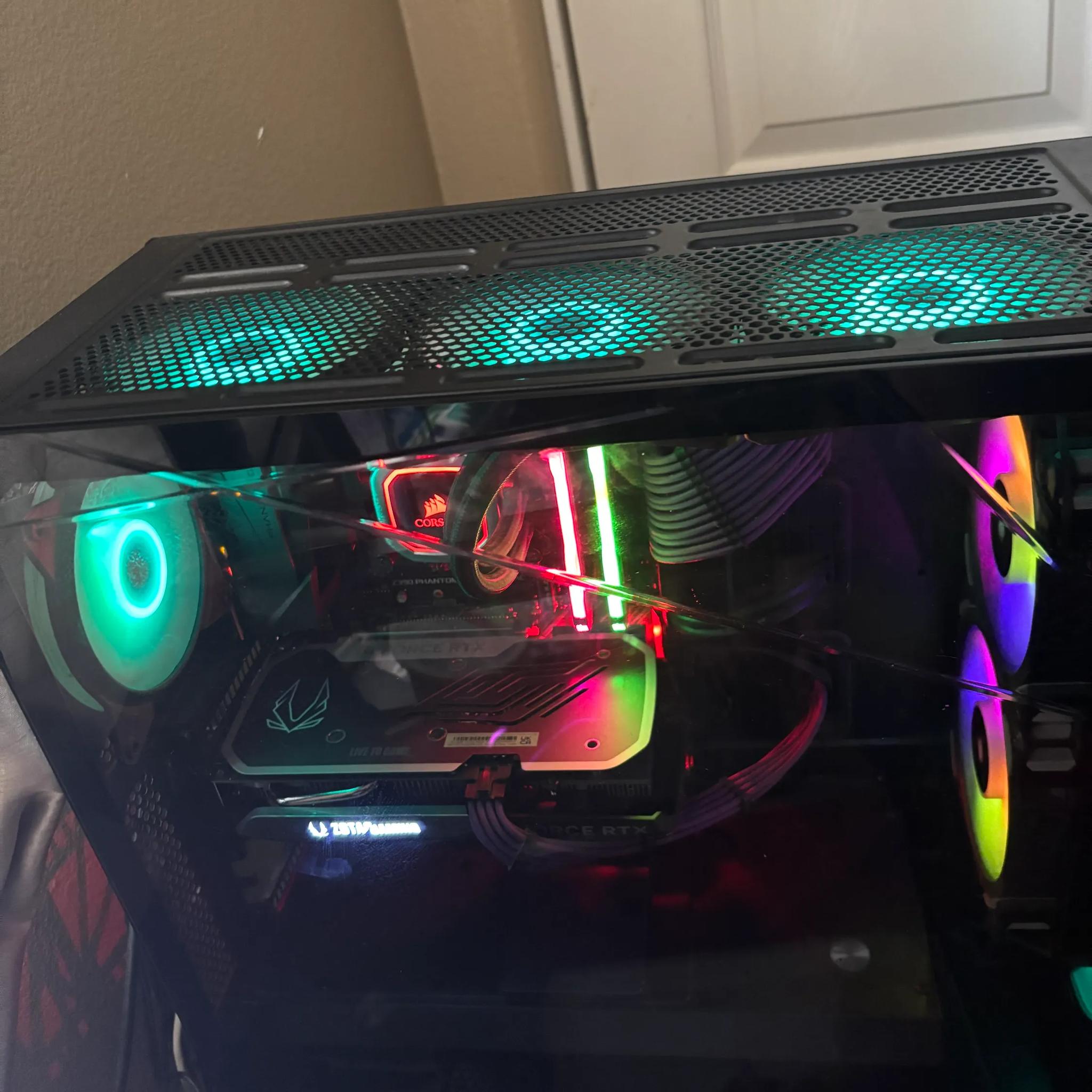 Gaming PC; i7 - 9700K , 16 GB RAM, NVIDIA 4060