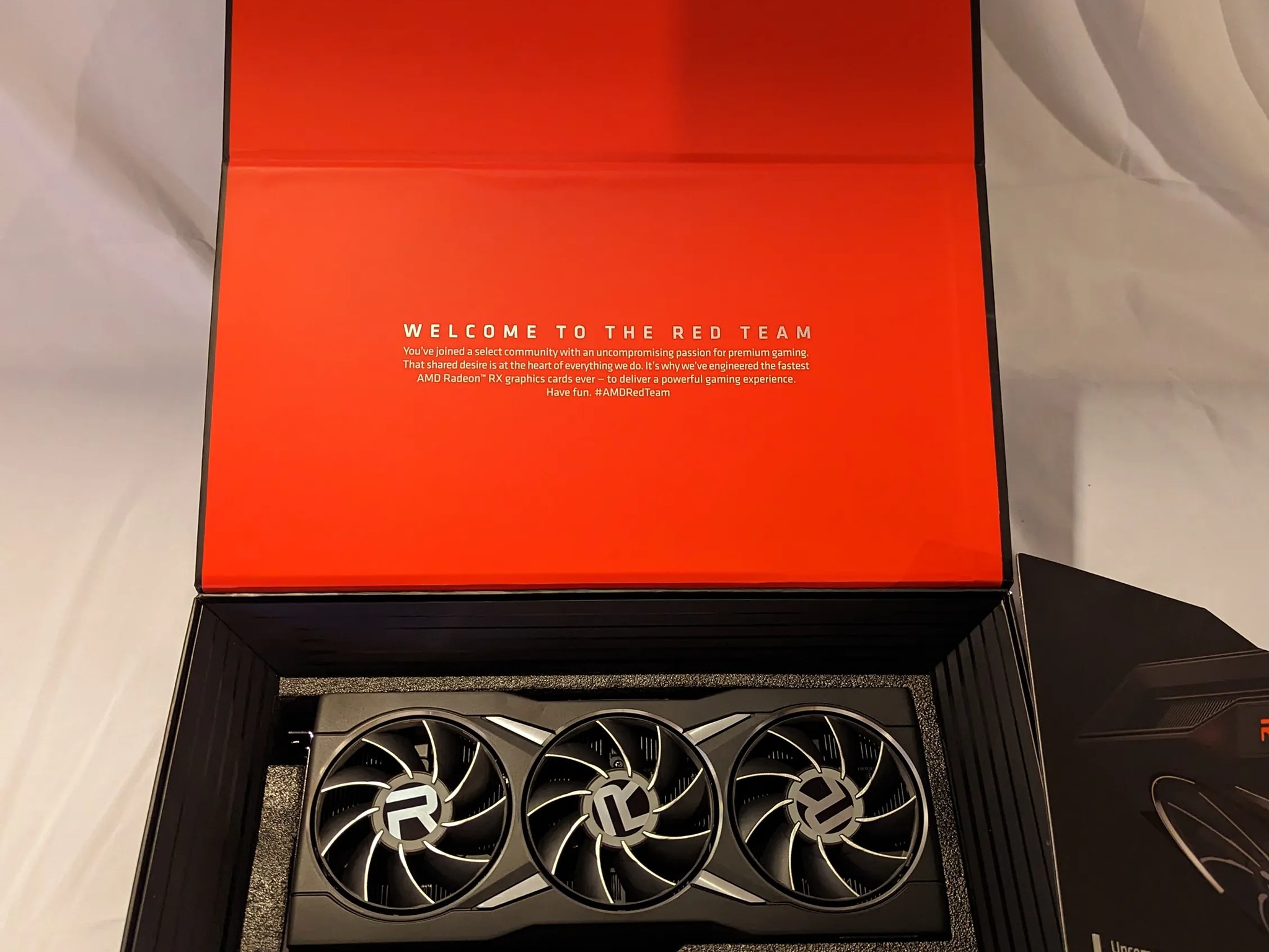 Limited Edition AMD Radeon RX 6800 XT Midnight Black 16GB