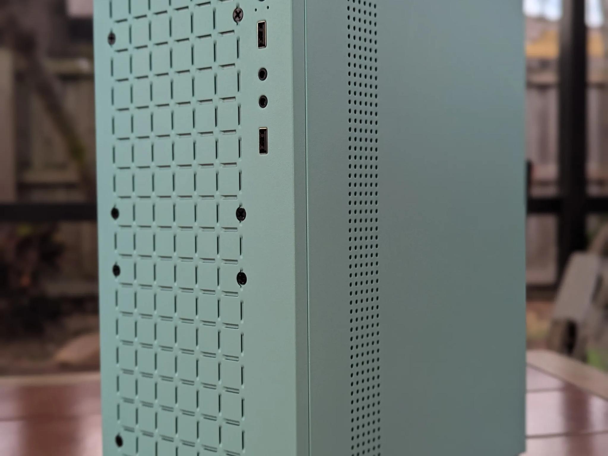 Tiny But Mighty - Ocean - RX 5600 XT Ryzen 5 3600 16GB 1TB NVME