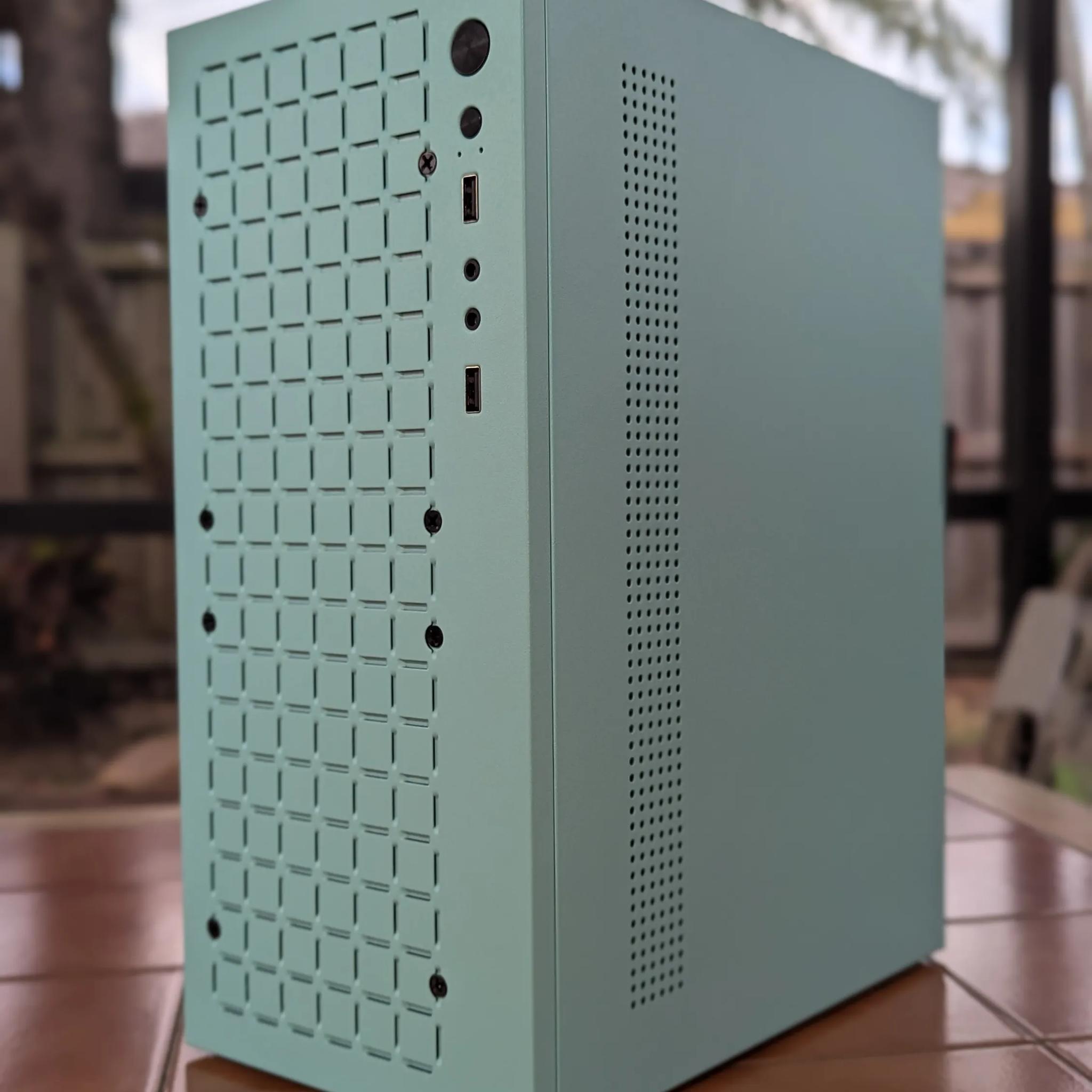 Tiny But Mighty - Ocean - RX 5600 XT Ryzen 5 3600 16GB 1TB NVME