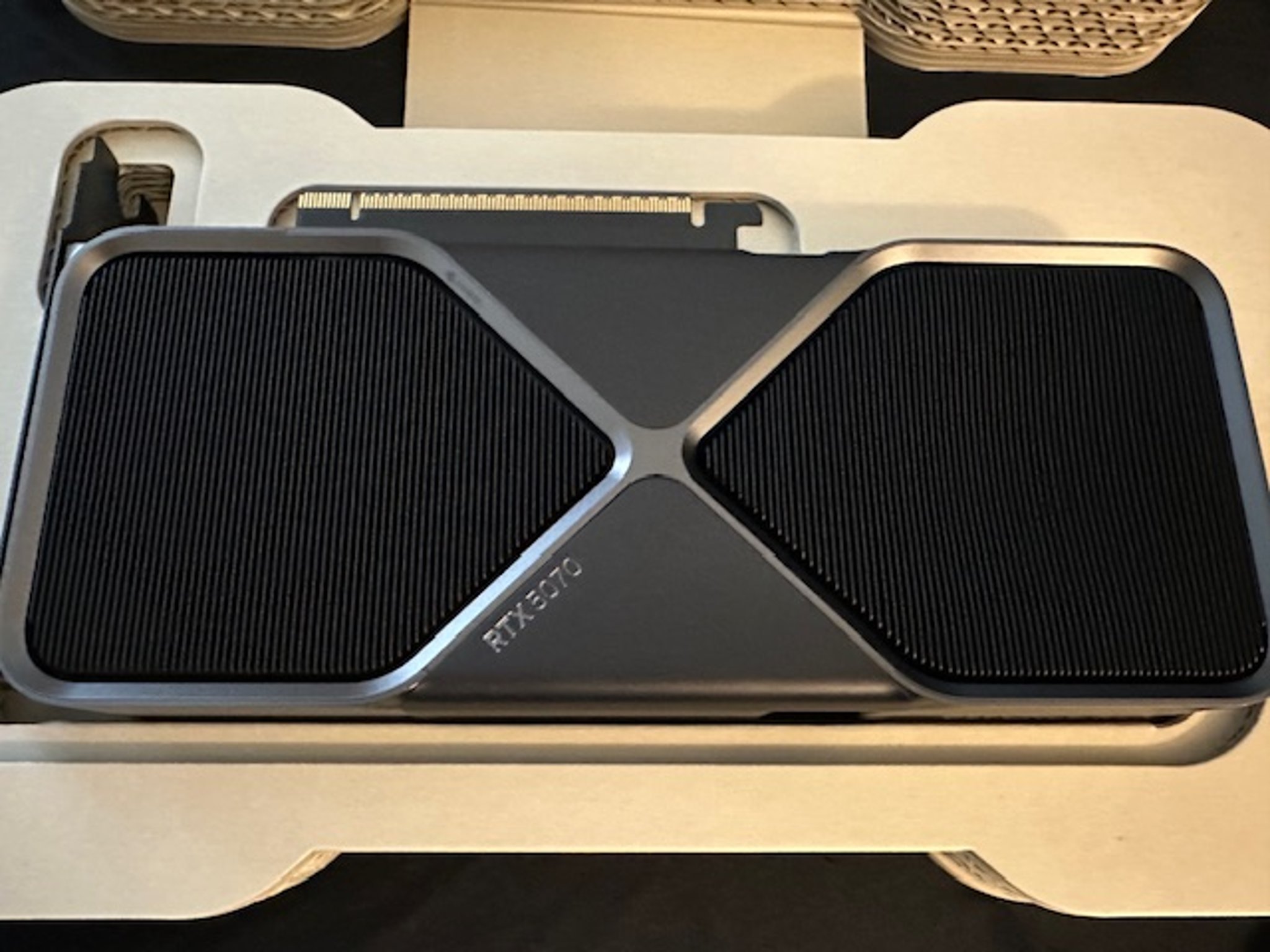 Nvidia RTX 5070 Founders Edition | Jawa